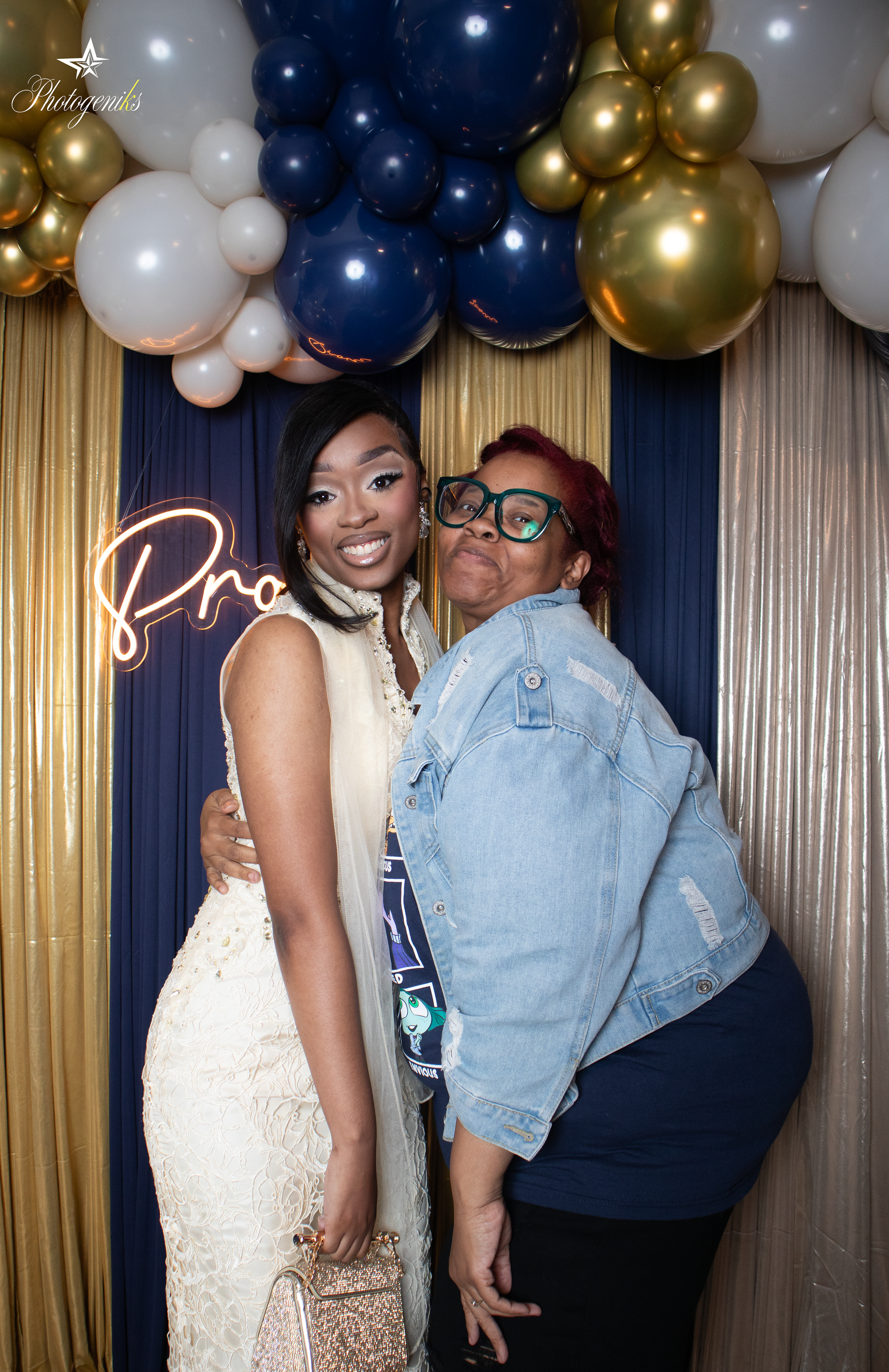 Aaliyah's prom send off- 18.png