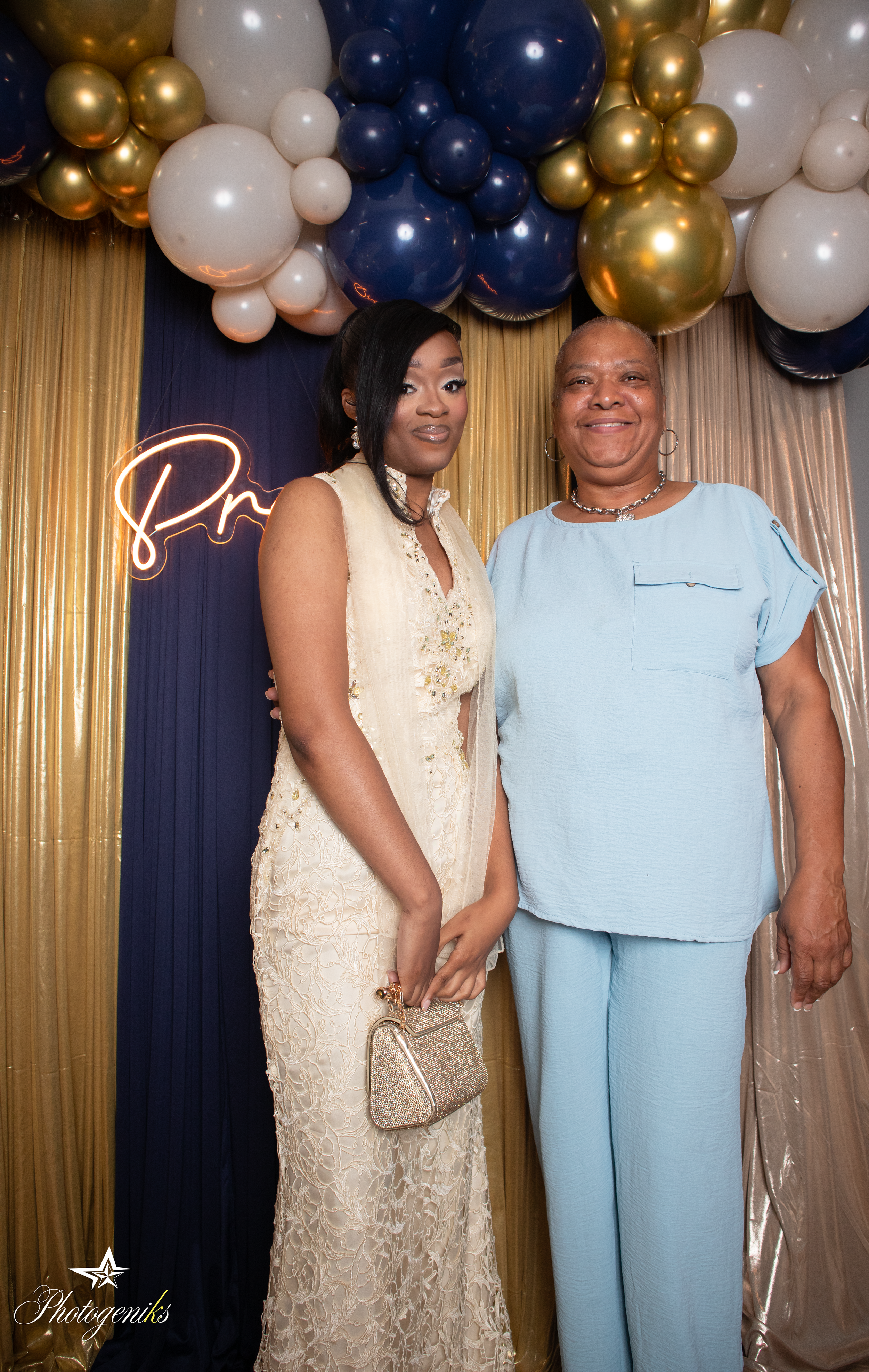 Aaliyah's prom send off- 16.png