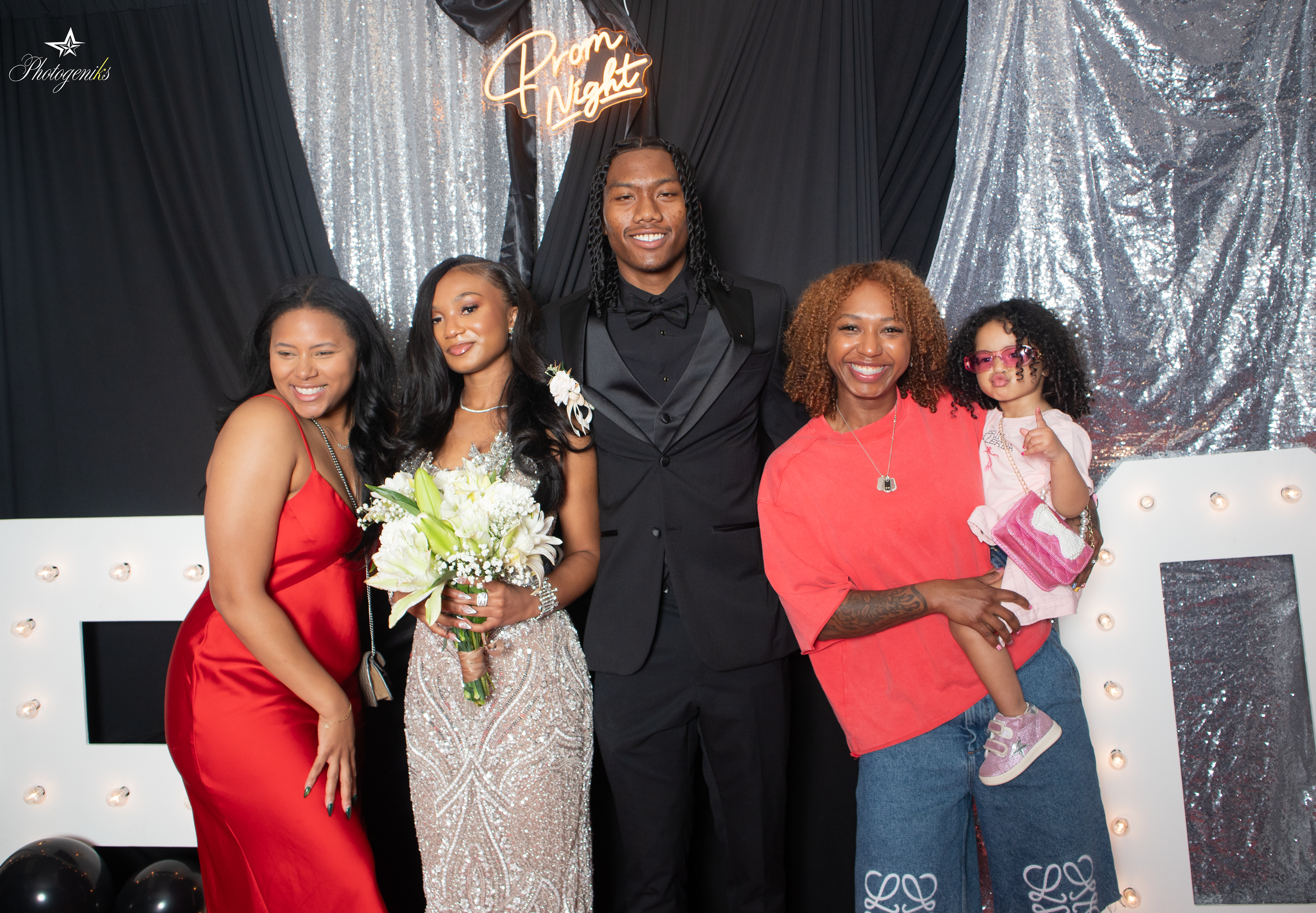 Vianca's prom send off- 31.png