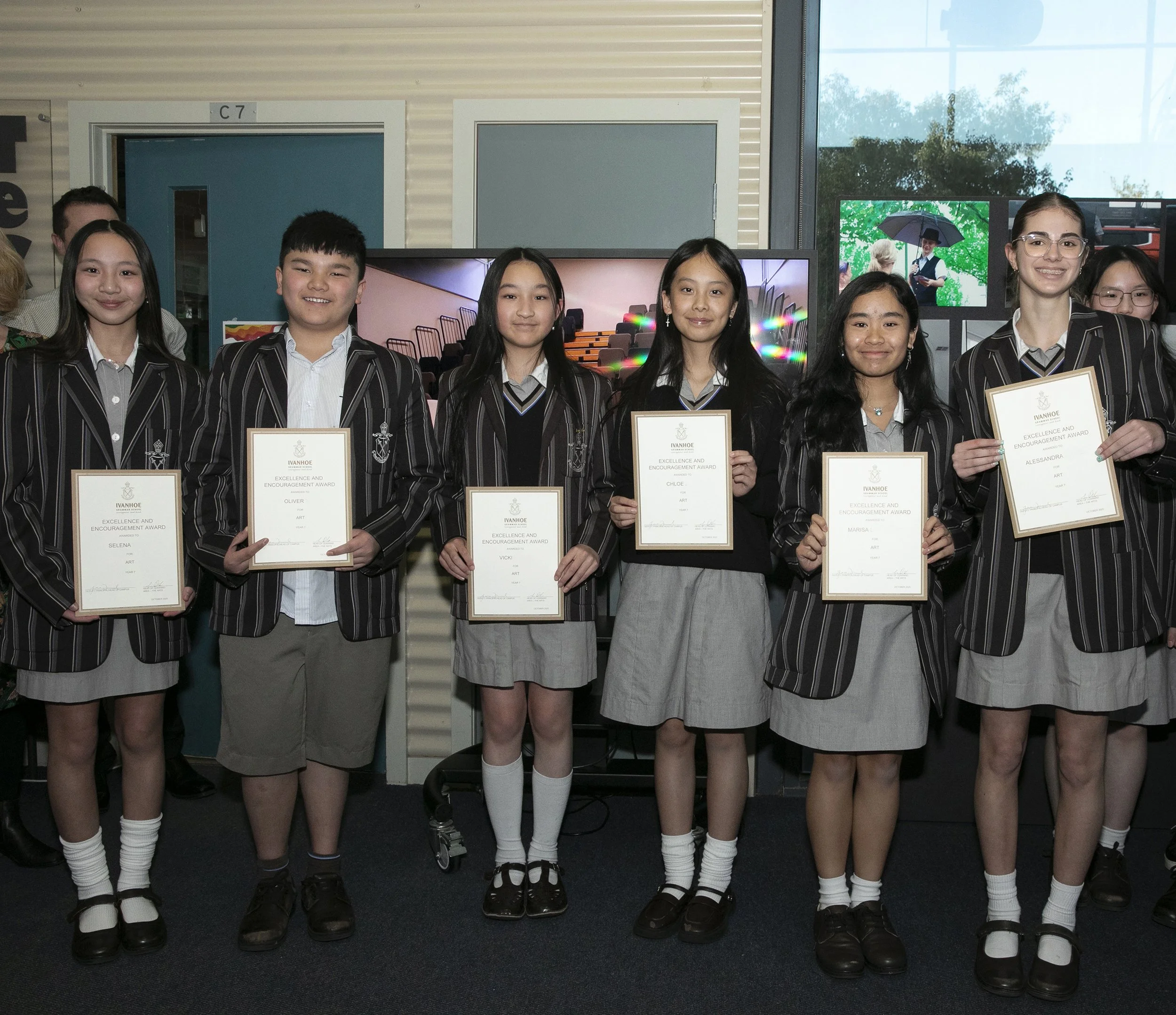 Excellence and Encouragement in Art, year 7. 
Left to Right: Selena, Oliver, Vicki, Chloe, Marissa, Alessandra