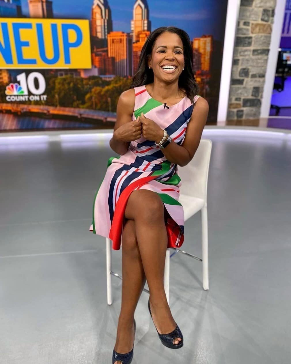 Happy Fourth Of July 🇺🇸
Erin C. from @nbcphiladelphia news in this cute &amp; playful asymmetrical Ted Baker dress 😀
.
.
.
.
.
✂Alterations📍 

👗
▪︎take in side seams
▪︎take in armholes