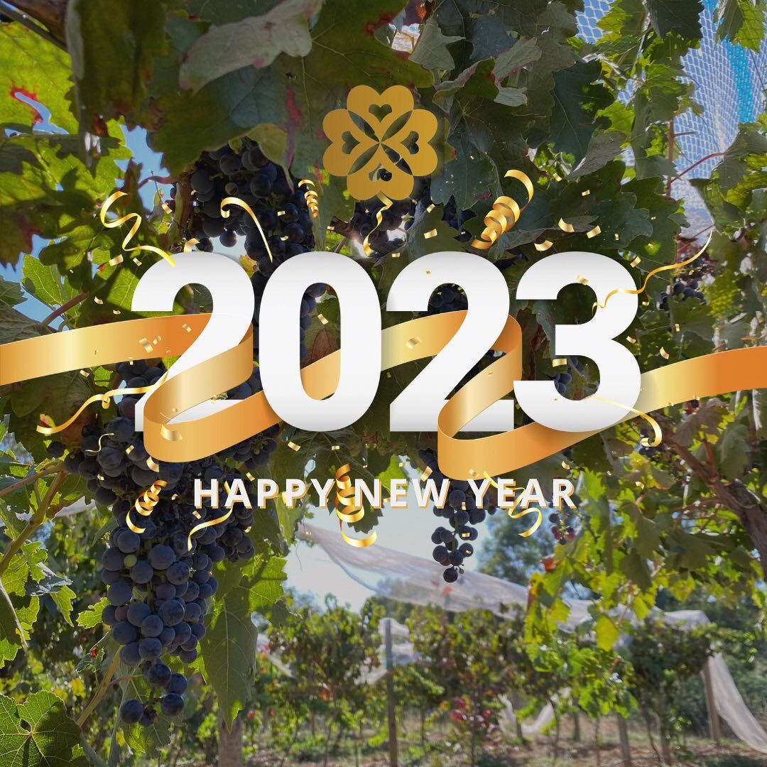 Wishing each and every one of you a fantastic year ahead. Thanks for all your support this year. Bring on 2023! 💪🏻🎉🍾 www.heartofgoldvineyard.com