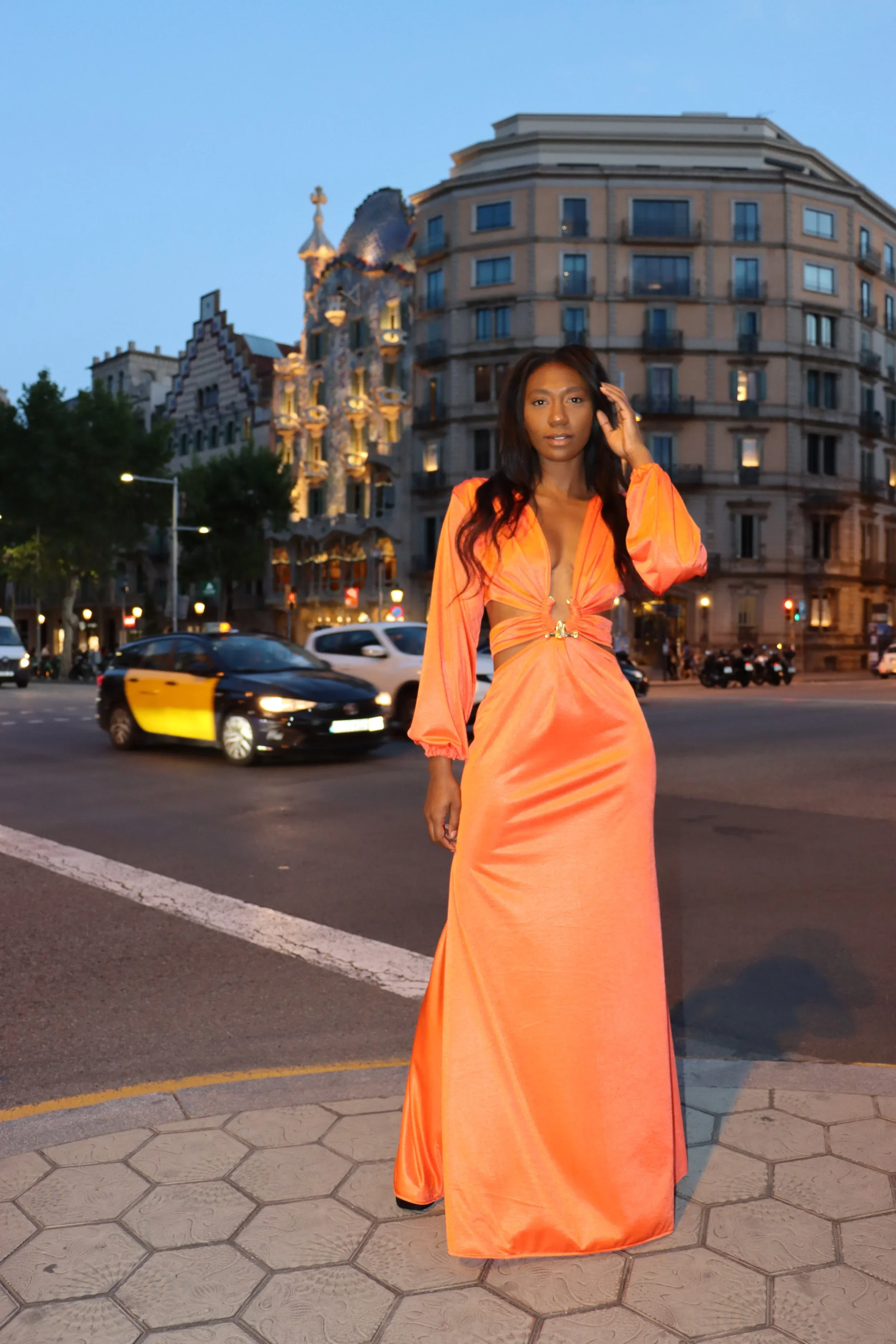Orangedressbarcelona.webp