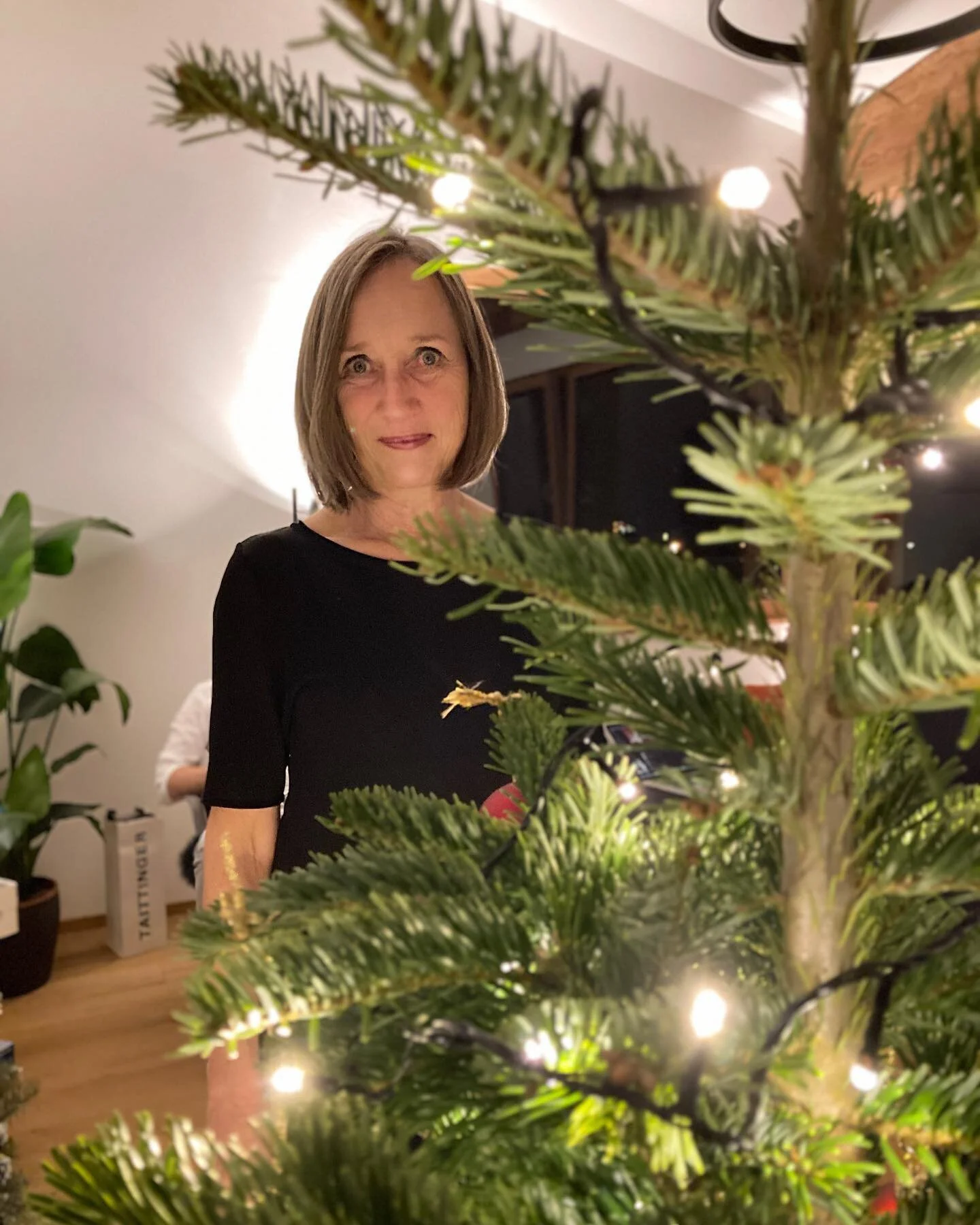 Ich anerkenne mICH✨
Immer weiter gegangen zu sein, auch wenn es sICH in mir hoffnungslos angefühlt hat ✨
Meinen ICH der Mut gefehlt hat ✨
ICH mich versteckt und anderen meine Ideen „geschenkt“ habe ✨
Heute weiß ICH 💕
Unbe