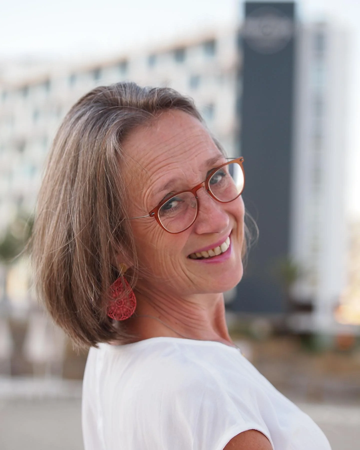 Stille zum Jahreswechsel ✨
Stille in mir✨
Rückzug und schauen, was war in diesem Jahr ✨
Was hat sich verändert?✨
Wieviel näher bin ICH mir gekommen, wieviel damit Gott?✨
Aus der Stille kommt die Kraft, die Energie die alles verä