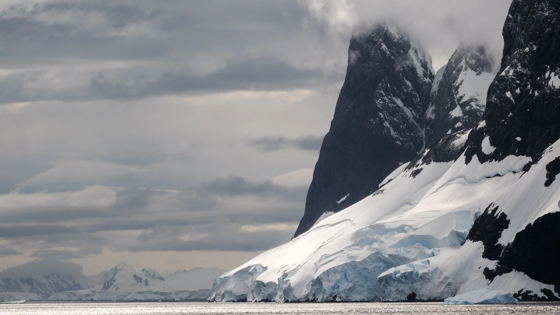 Unas Peaks II, Lemaire Channel, Antarctica 27 DEC 2019