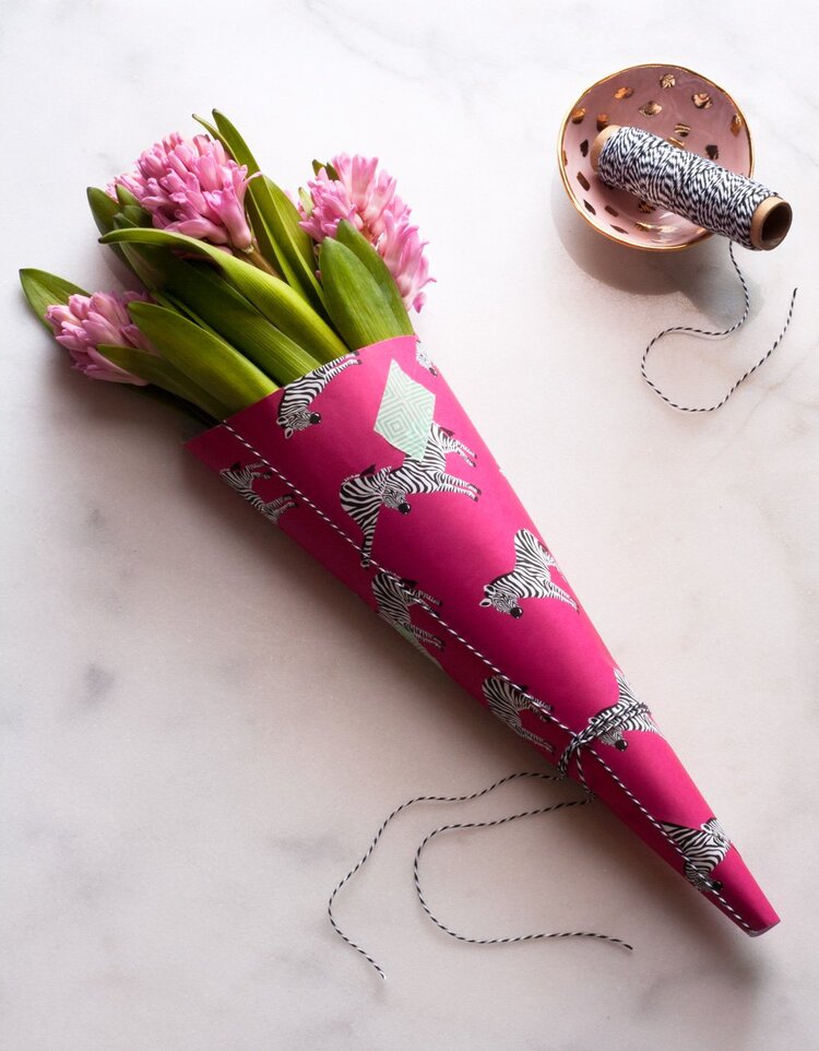 Spread the love with these DIY printable cones for Valentine's Day flowers