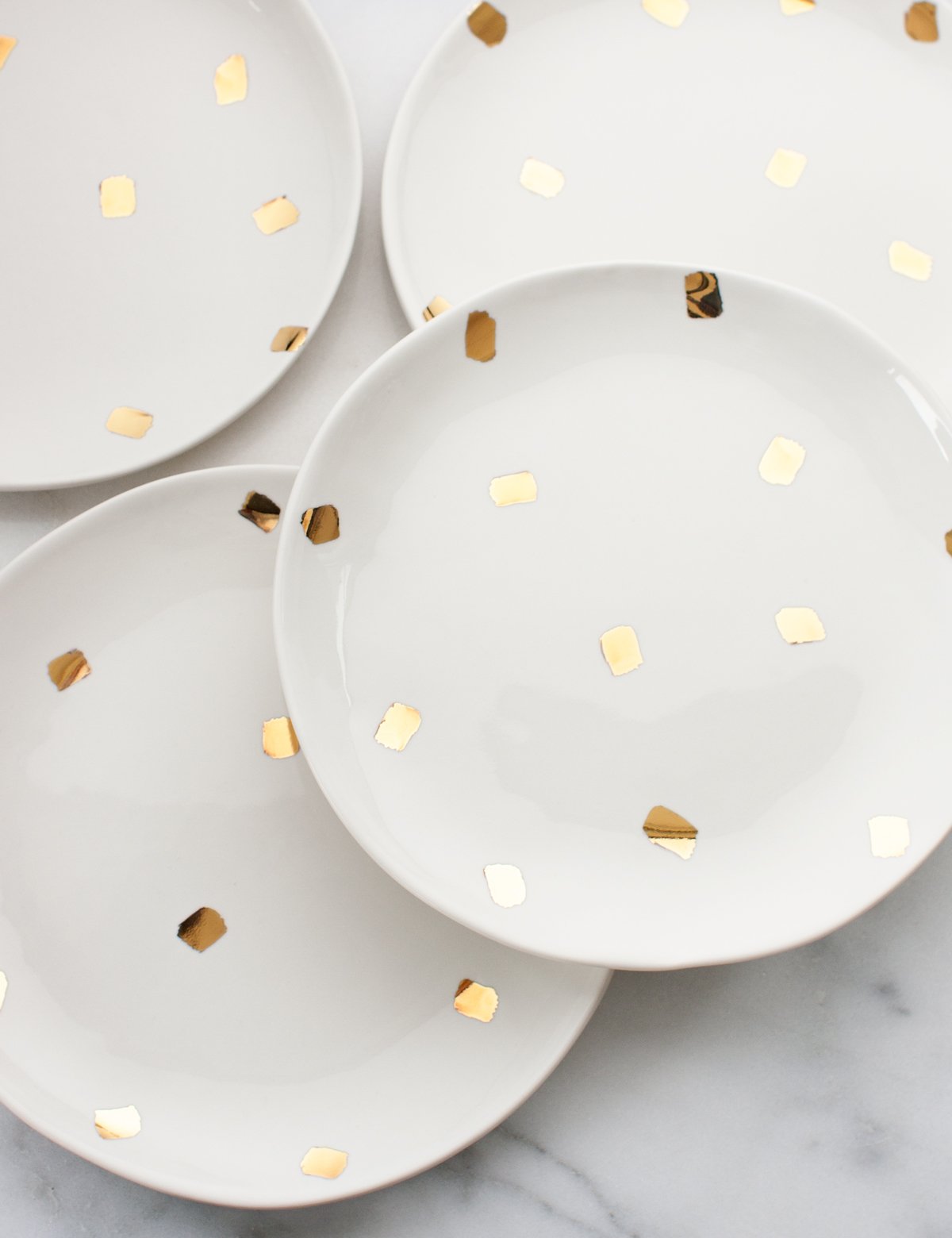 white-and-gold-confetti-brushstroke-dinner-plates-suite-one-studio-open-stack-_1-of-1.jpg