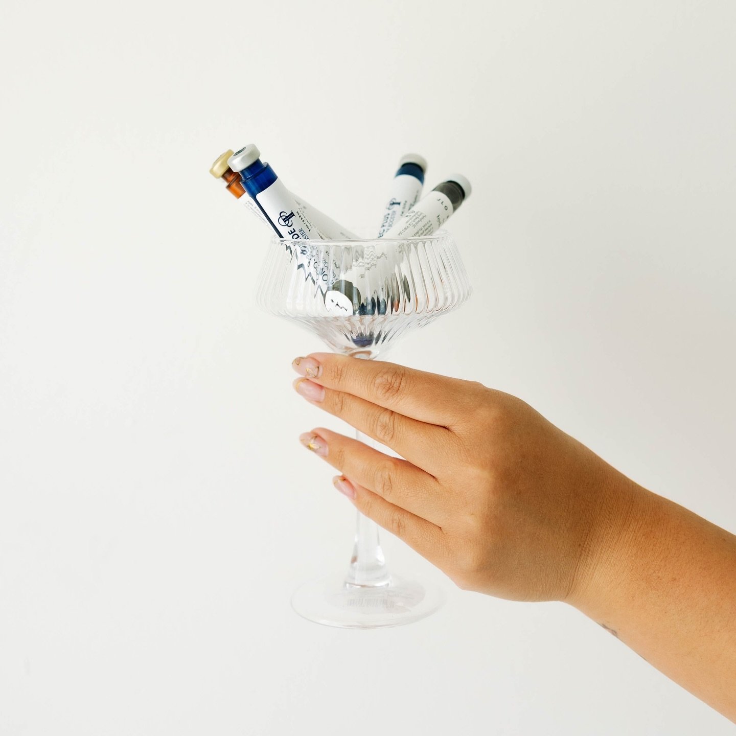 A customized booster is included in both the deluxe &amp; platinum @hydrafacial ! Boosters are powerful serums to amplify results specifically for your needs! 

I&rsquo;m booked for the rest of the year but there are openings in January! Book your se