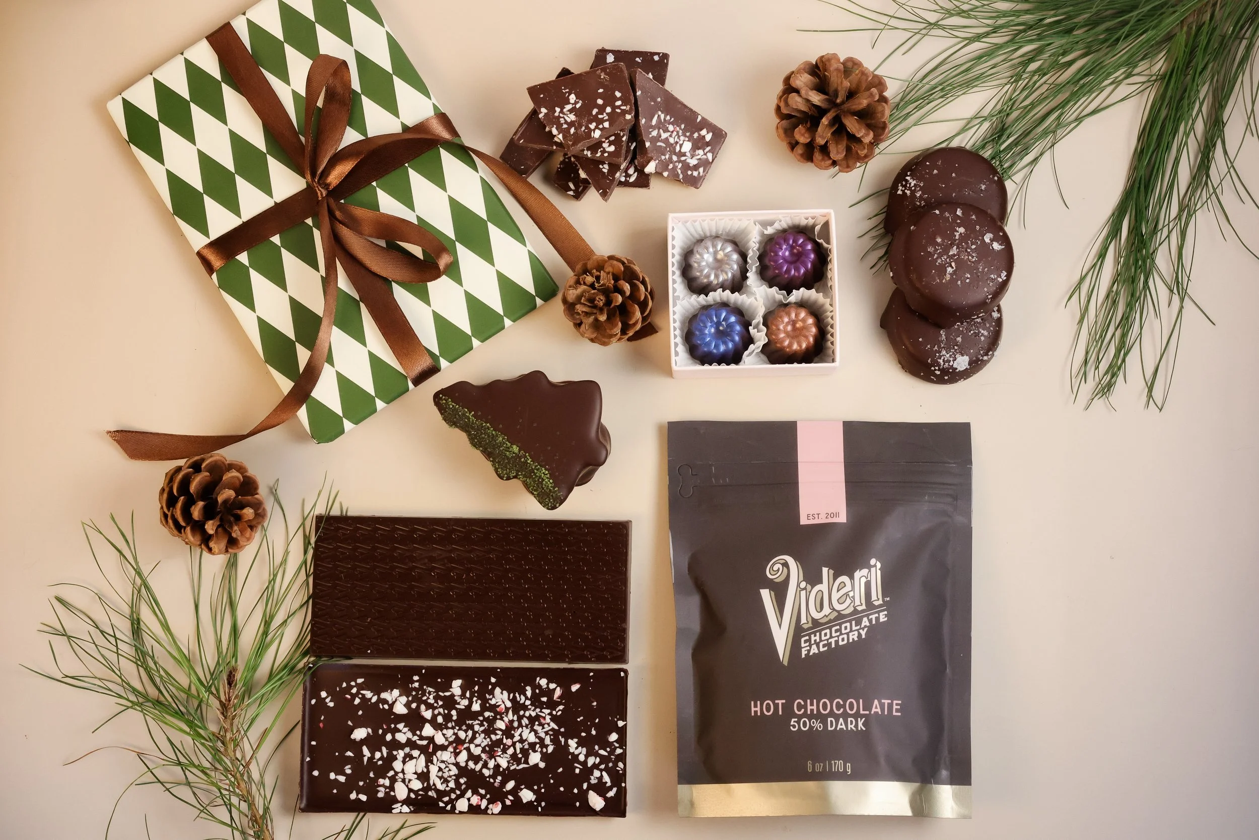 Mistletoe Mirth Gift Box