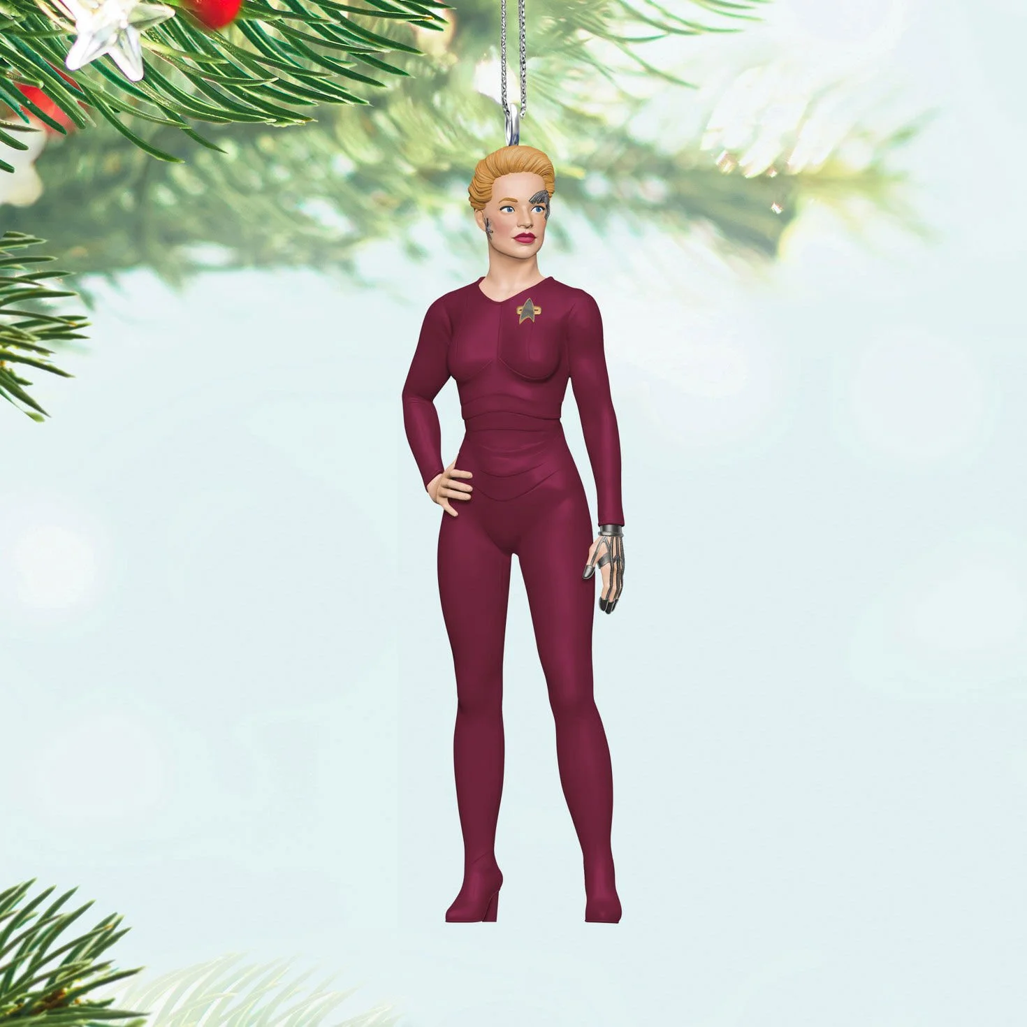 Star-Trek-Voyager-Seven-of-Nine-Keepsake-Ornament_5QXM9542_02.jpg