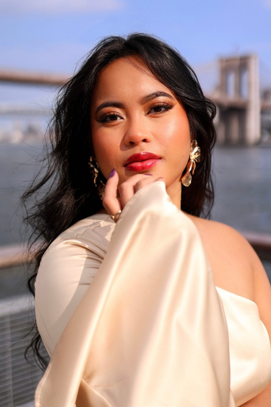 Emilie+Kealani+Headshot+2.png