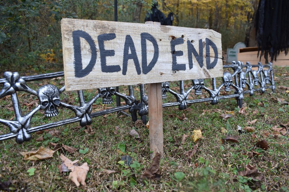  A sign that reads Dead End 