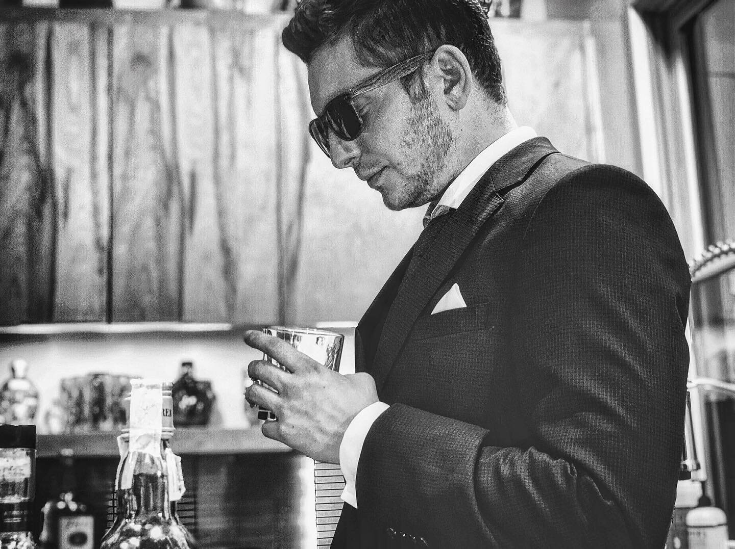 &ldquo;2am, they ran out of lemonade so I shot that vodka straight anyway..&rdquo; - @postmalone 
.
.
.
.
.
.
.
#likeitwasfunny #vodka #suitup #bw #photooftheday #enoughisenough #shades #instagood #satown #pizza