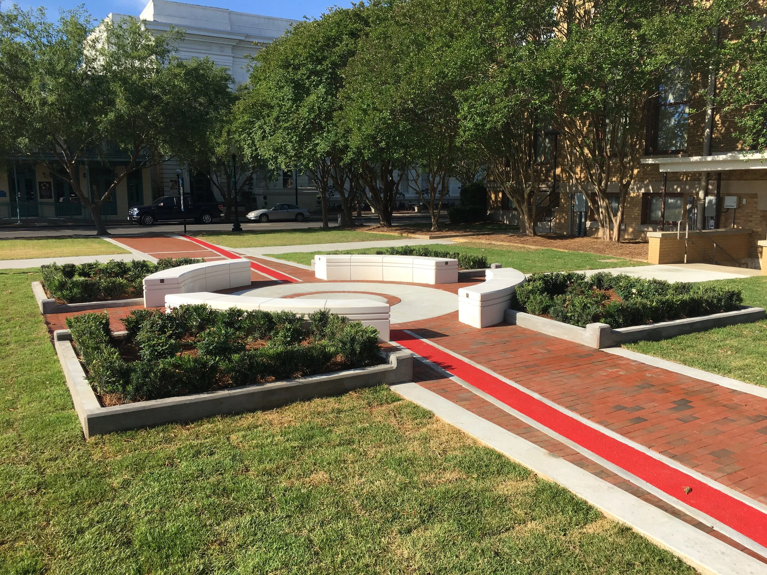 07P Photo#16-RoseGarden-AFTER-JeremyMarquis-ML+H_FLTHP-2019-Award_UWFHT-MuseumPlaza.JPG