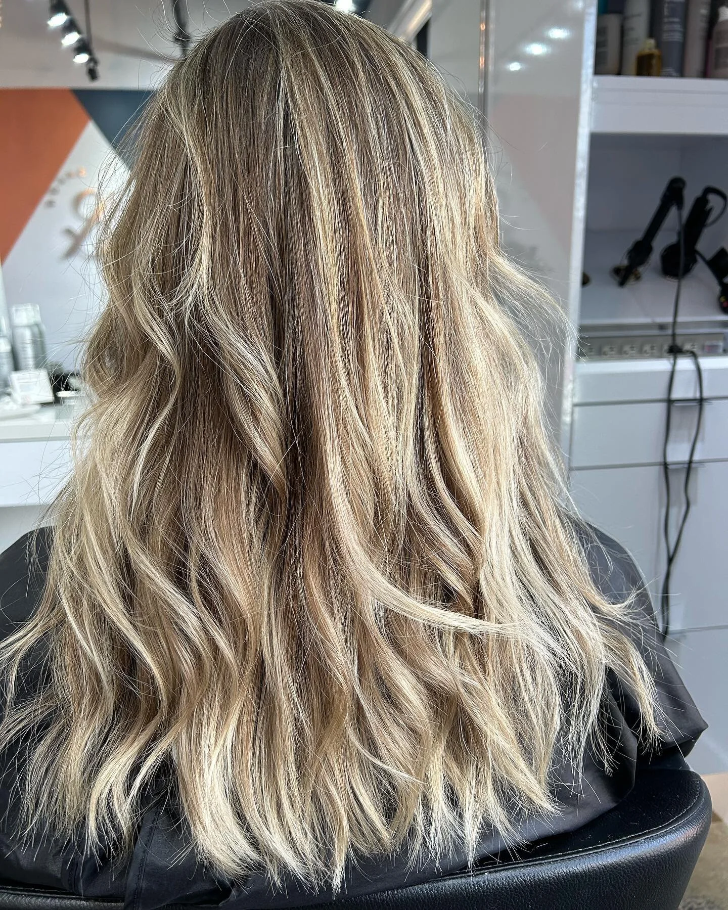 Spring hair is in the air 🌼#brondehair #bostonhairstylist #bostonsalonsuite #southend #southendhairstylist