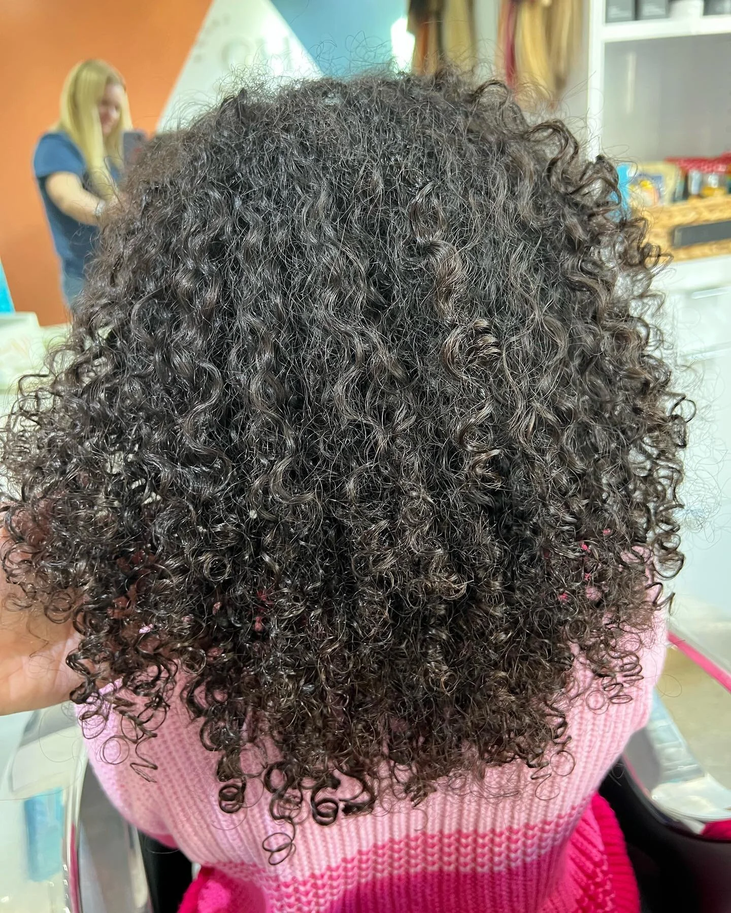 I always enjoying have new young clients  in my chair and showing them how to care and style their curls. 

&hellip;
&hellip;
#bostoncurlystylist #bostoncurlysalon#bostoncurls #bostonsmallsalon#devacurl #devacut#devacurlpro#devacutboston#livingproof#