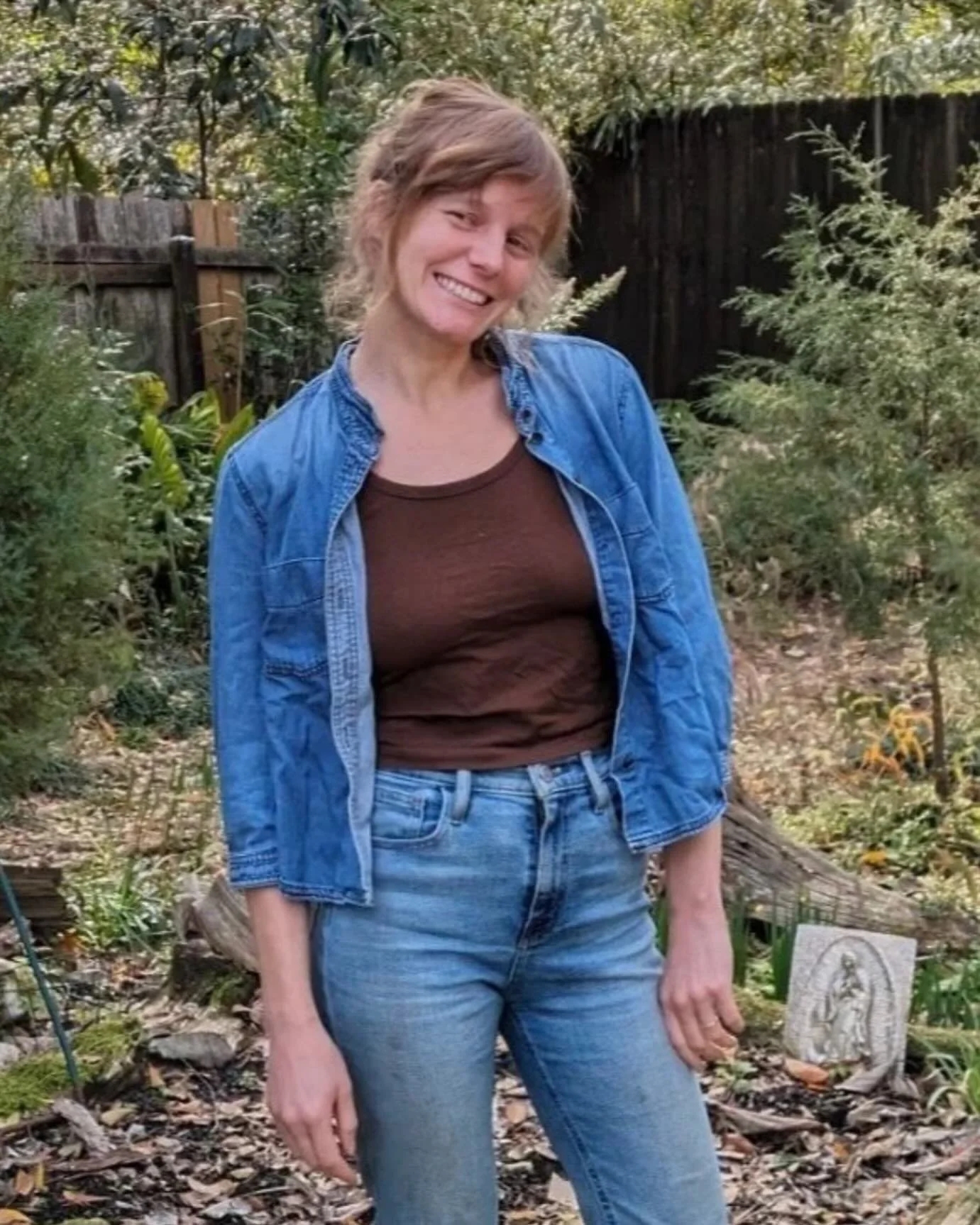 🧚🏼&zwj;♂️ Amelia Acosta is our Operations Coordinator for both Swamp Fly and our sister company, Gulf Coast Flora🌼 Originally from Baton Rouge, she earned her Bachelor&rsquo;s degree from UNO and Master&rsquo;s degree from LSU 👩🏻&zwj;🎓 She is a