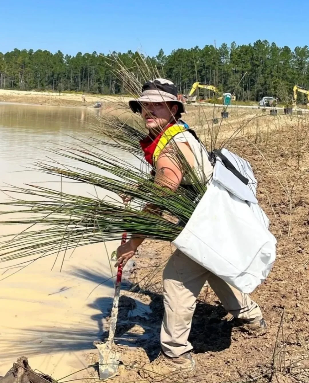 🌱Terra Polite assists with installations and maintenance across South Louisiana⚜️They have a strong background in agricultural science, conservation, and community education🙌🏻 Terra is a certified Master Naturalist 🏆 and recent Agricultural Scien