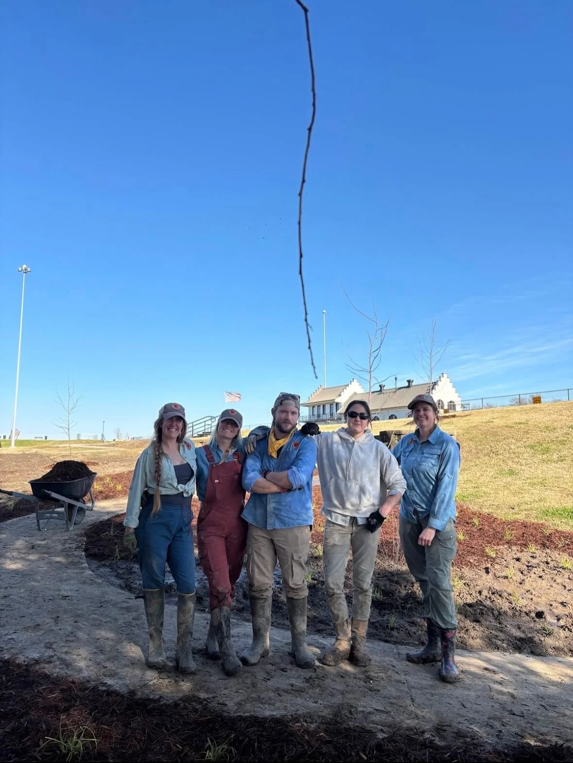 Swampfly crew working on a BIG ONE 💥

Can any of our websleuth friends tell us where this is? 🕵🏼 👩🏻&zwj;💻

If not from the photos&hellip;then we can give you one hint: it is in the town named after the Mobile indigenous word for PERSIMMON 🍊fea