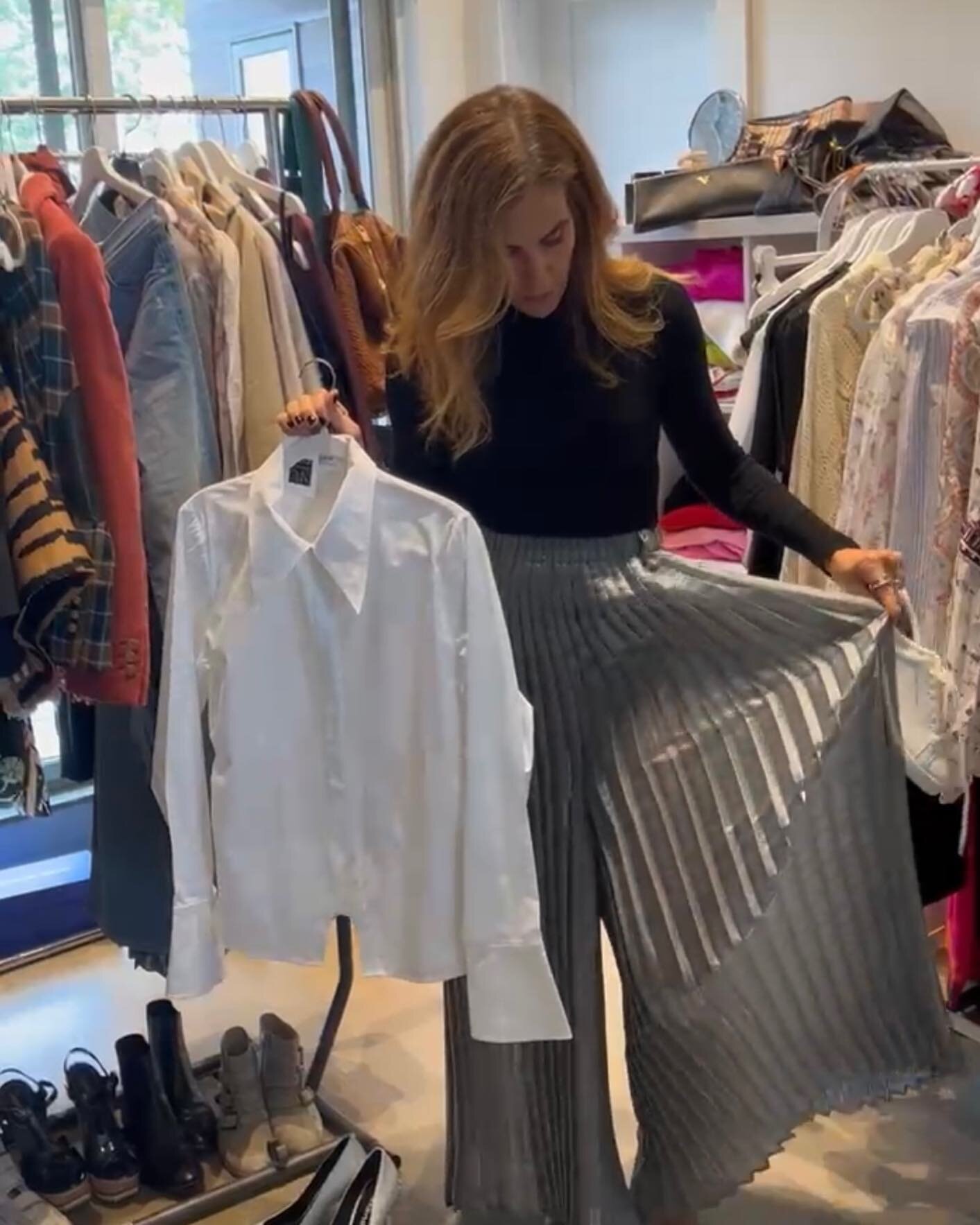 The EDIT: just one of the exciting services we offer at Laurine Group. We thoughtfully work through your closet and suggest what can be removed.  Then partner with amazing brands like the powerful pair from @NextUpShopping who will re-imagine and con
