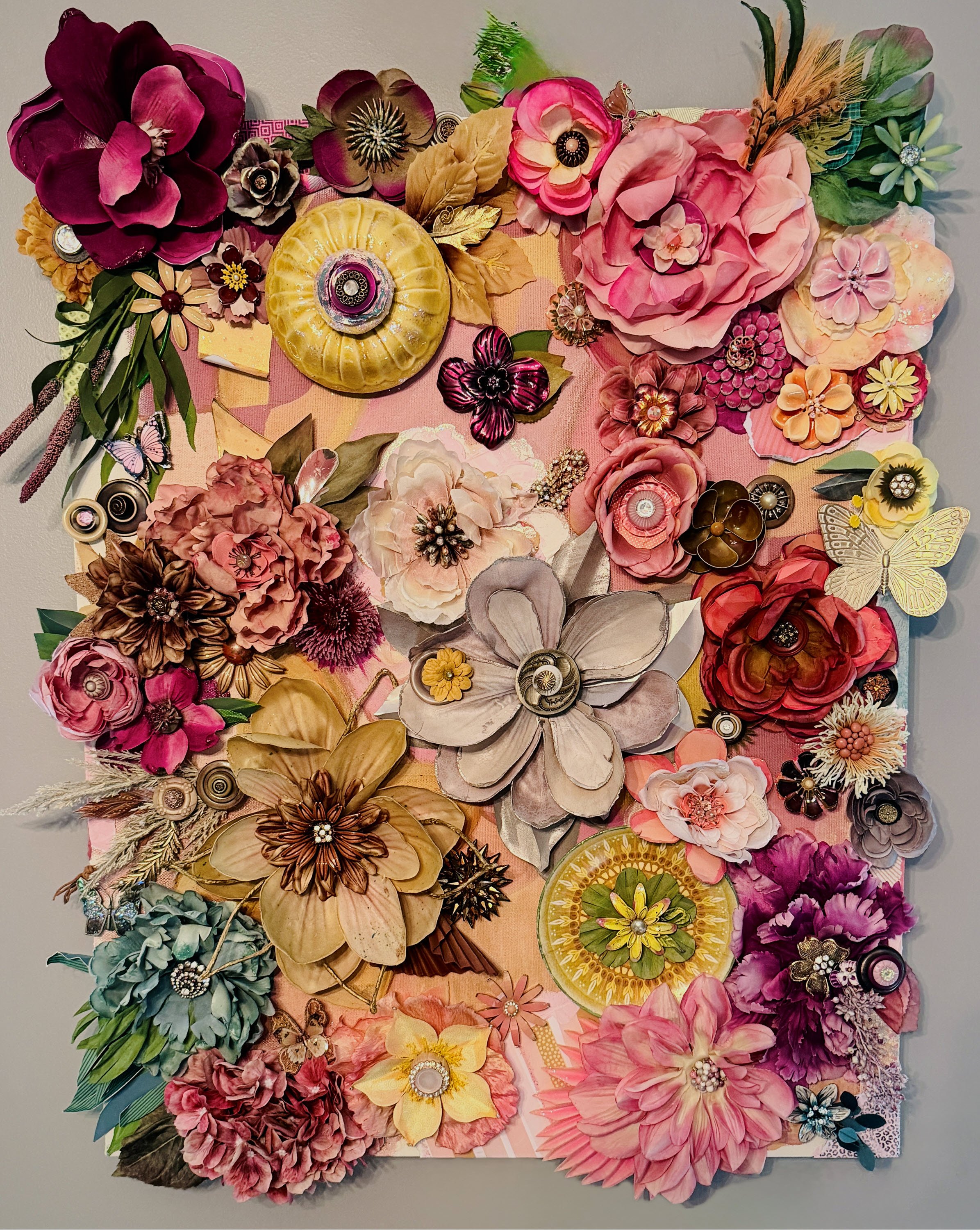 Momentum
Warm color, layers and collected treasures gather momentum, carrying the eye from one bloom to the next.
Mixed Media ~ 24 x 30
Available ~ Pricing upon request.