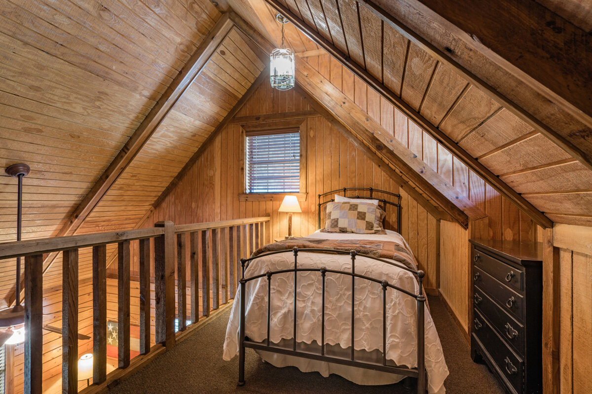 Lodging — White Bluff Resort