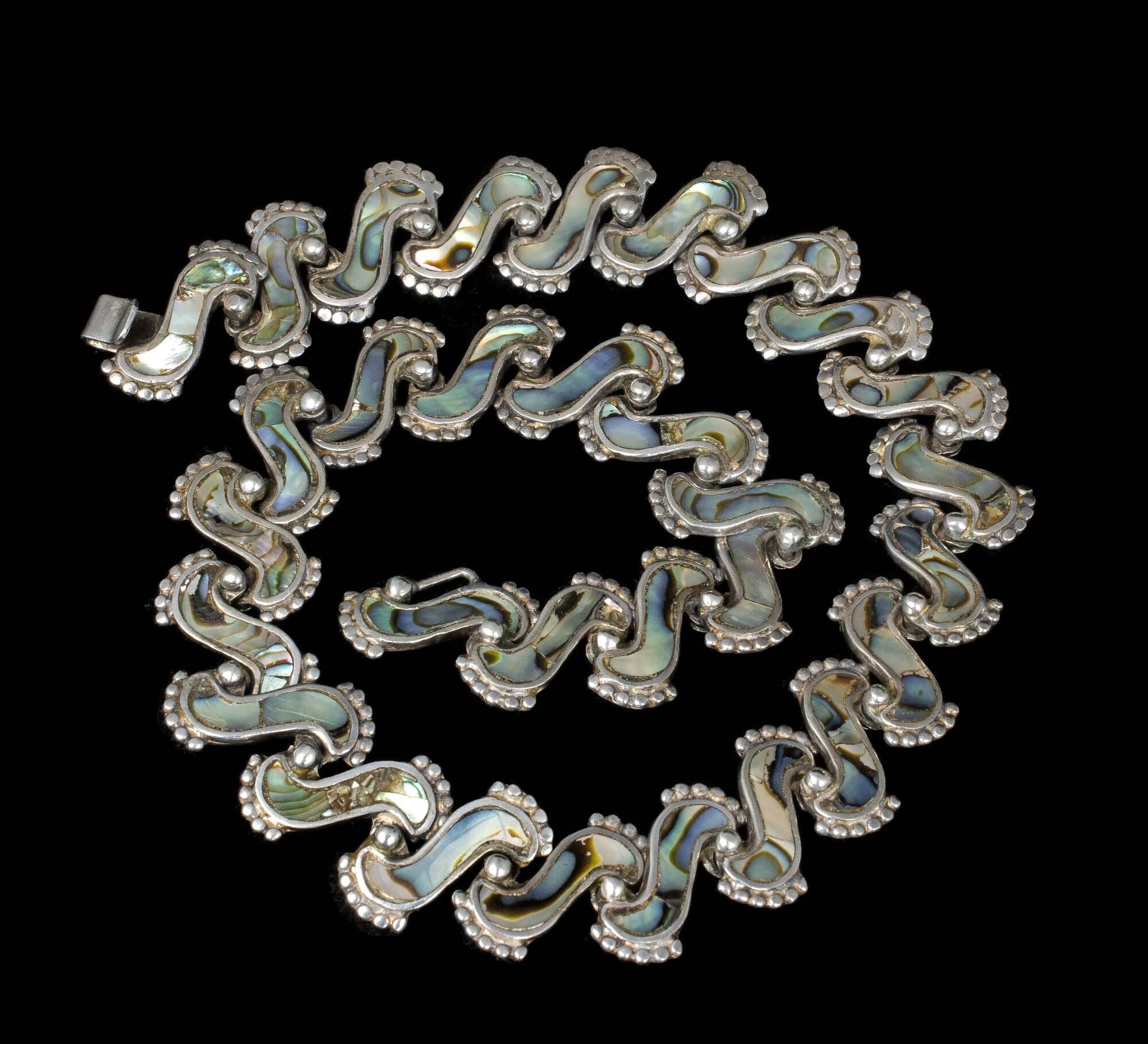 SALE Los Castillo Vintage Mexican Silver Necklace Fabulous Heavy Sterling  Repousse Classic Design - Etsy