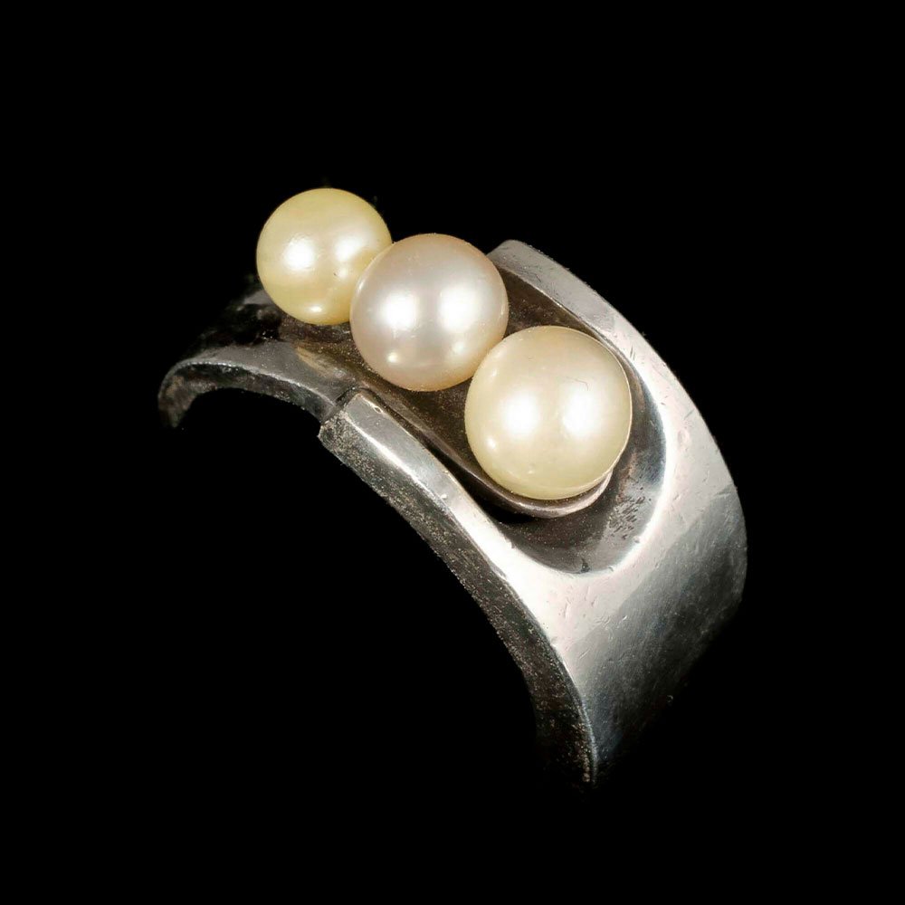 Antonio Pineda Mexican silver and three pearls Ring