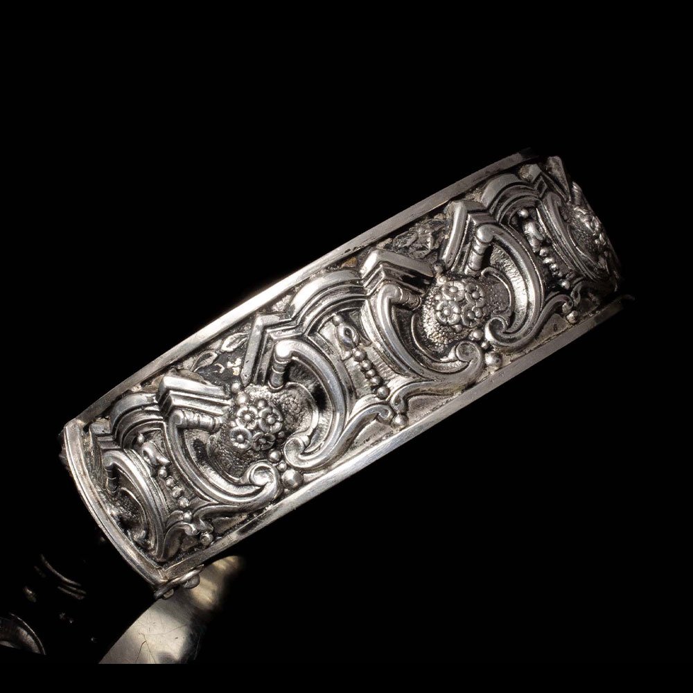 Portuguese silver repousse architectural hinged Bangle Bracelet