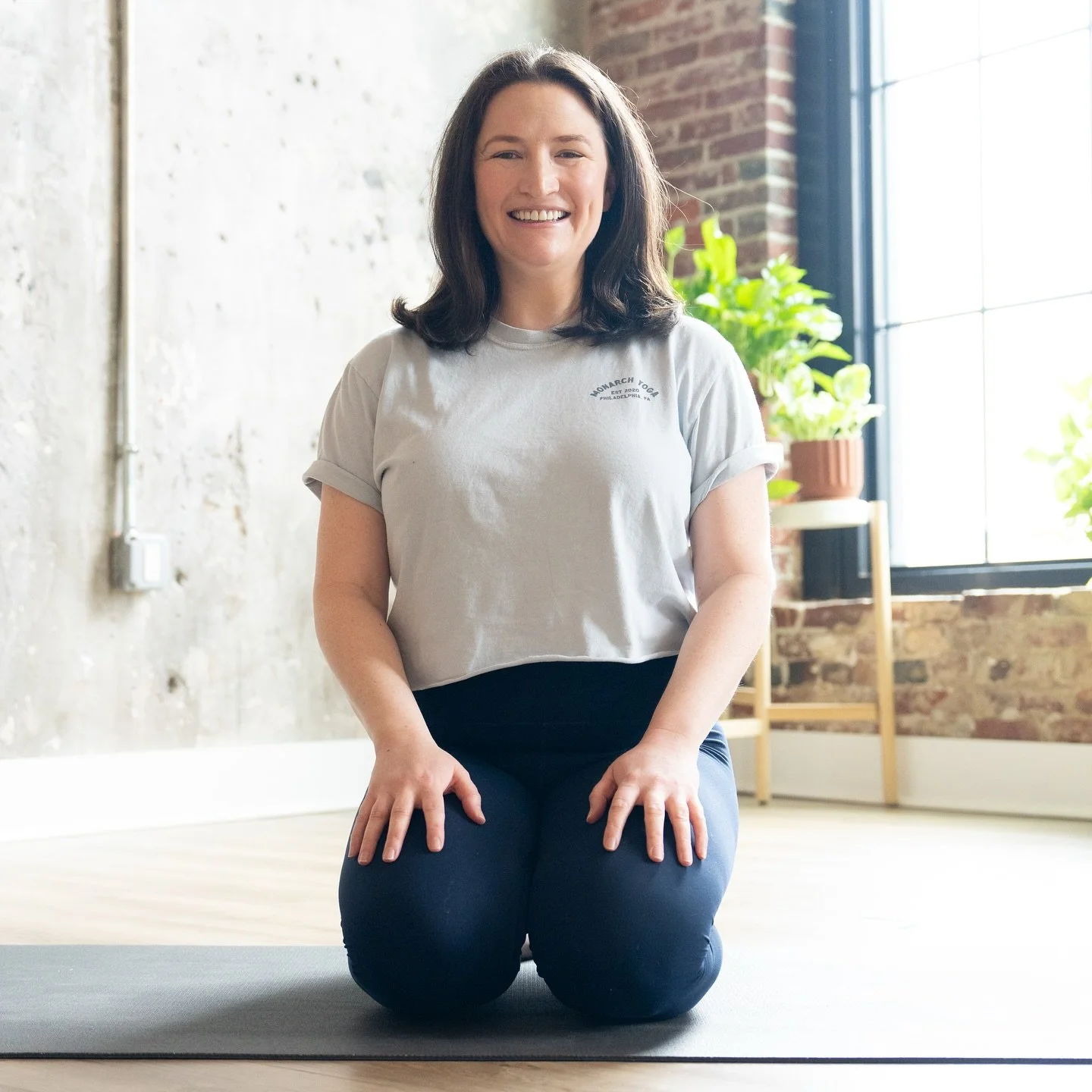 👋Teacher Feature: Jen👋
💫What are you reading currently? (or watching/listening to, etc!)
Currently reading: What Kind of Paradise by Janelle Brown. Less than 100 pages in, but I am hooked!
💫What’s your post-yoga routine?
Walking my dog