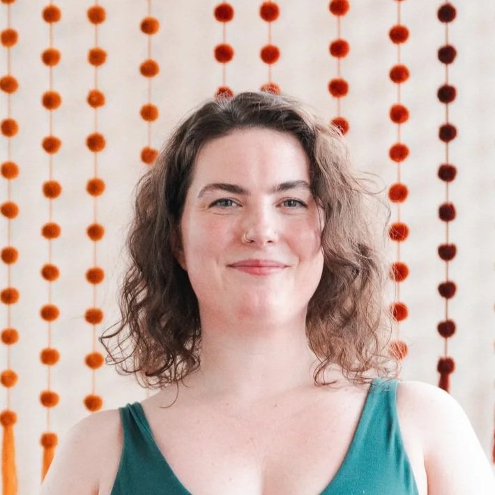 Rebecca Broll Headshot