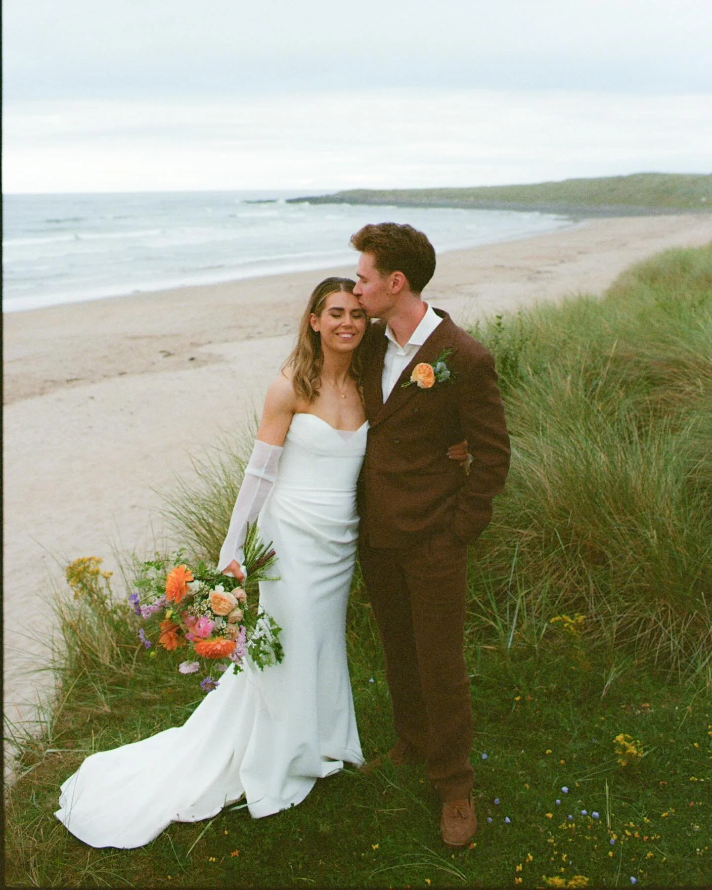 Chloe + Dan 
.
#35mmfilmphotography #weddingsonfilm #filmweddingphotographer