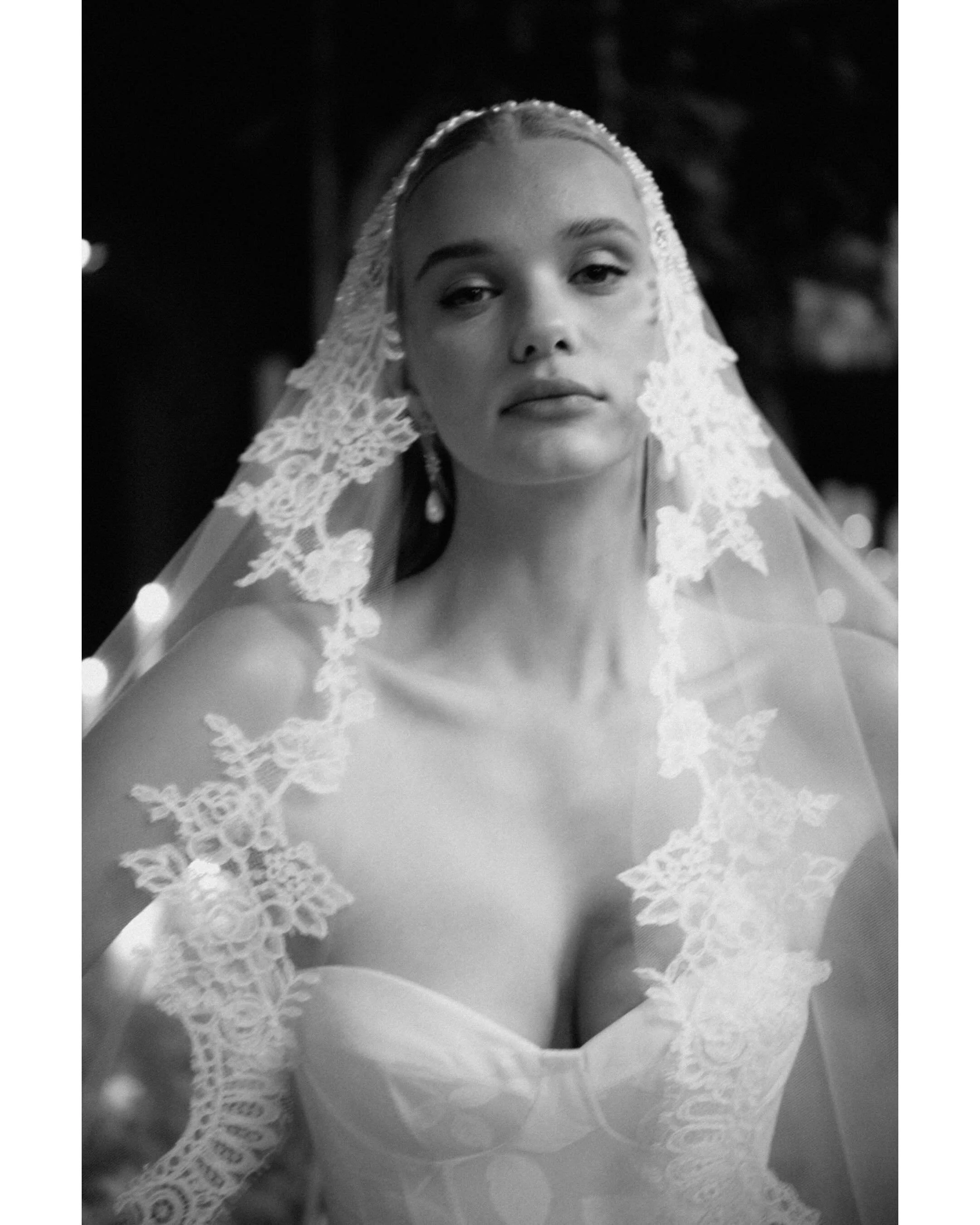 Did a thing! First ever workshop experience courtesy of @rebellemarketing and @bellebridalmagazine . Some film scans to follow 
.

Concept &amp; hosts @bellebridalmagazine &amp; @rebellemarketing
Venue @lartingtonhall
Draping @maedaeevents
Florist &a