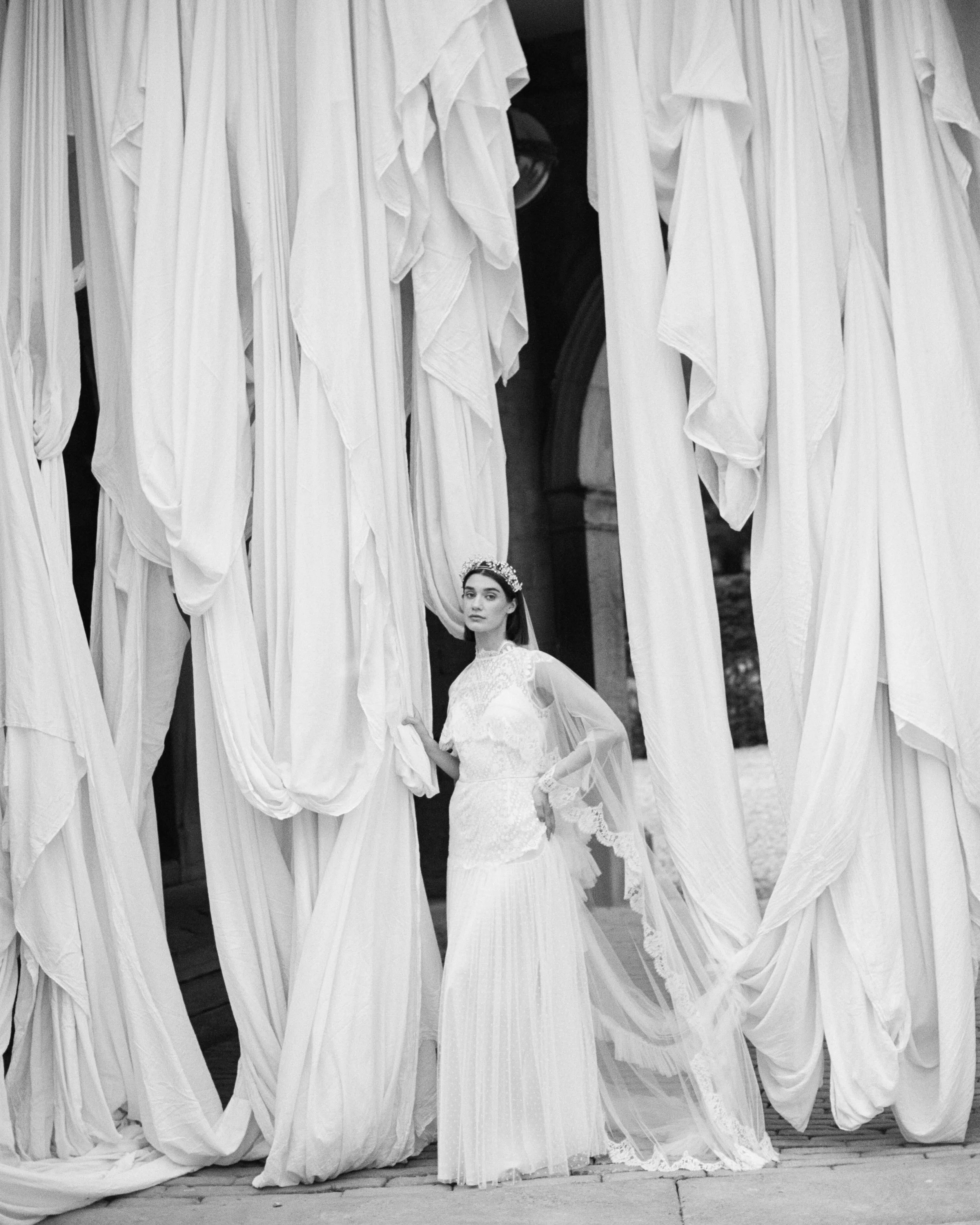 Bit of film from the @bellebridalmagazine @rebellemarketing workshop earlier this week.
#weddingsonfilm #filmweddingphotographer #weddingdiaries #weddinginspiration #35mmwedding 

Love in A Mist Gown, Cape + Veil @katebeaumont | Head piece/ gold + si