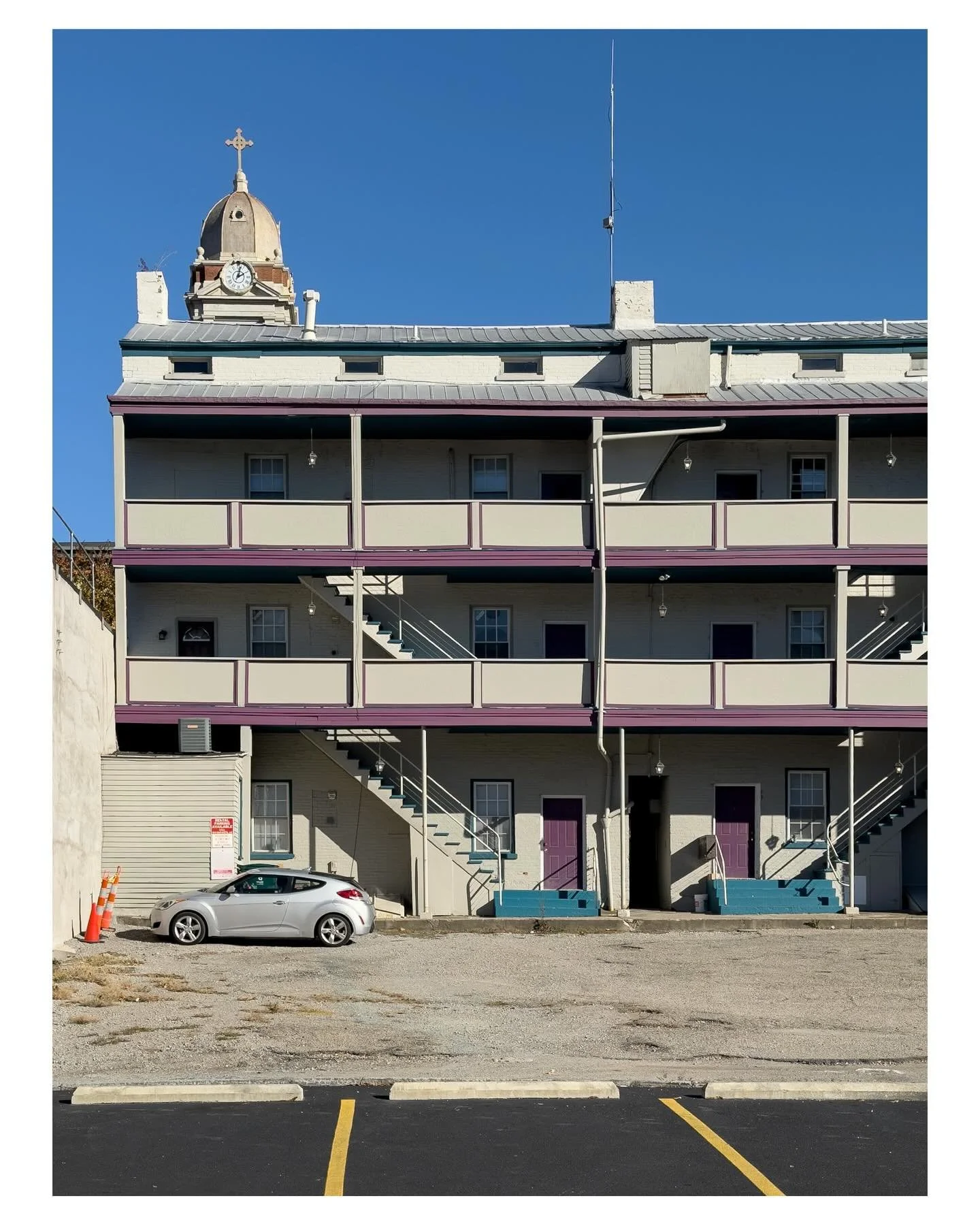 I love this building and I love that this building is painted in proper (Cincinnati) Mighty Ducks colors.