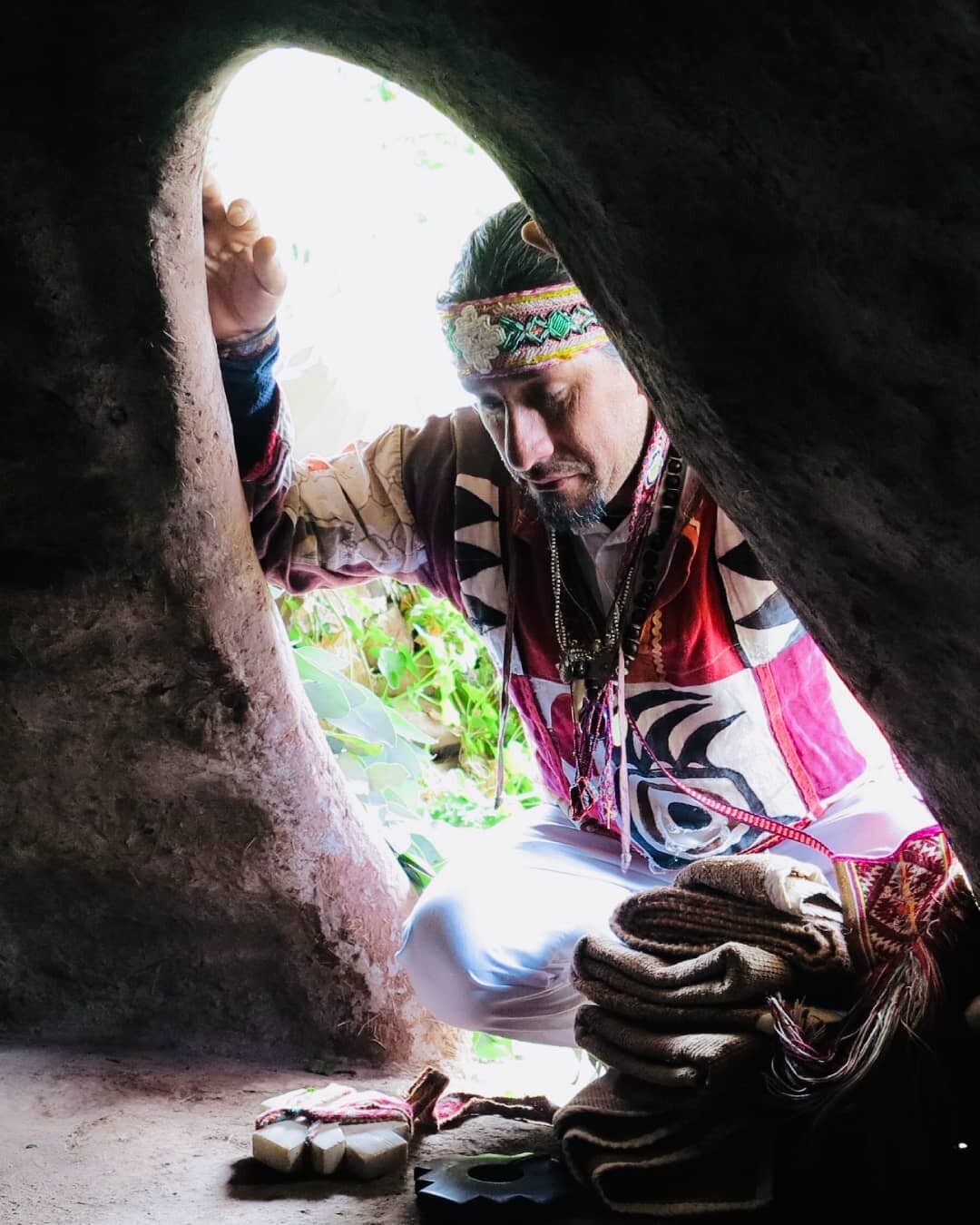 Andean sweat lodge, Bridge of Steam, is the most colourful, joyous, enrichening and challenging experience. From being lovingly adorned in showers of flower petals, to the beating of drums all together, from chanting as one, to deep massage using pla