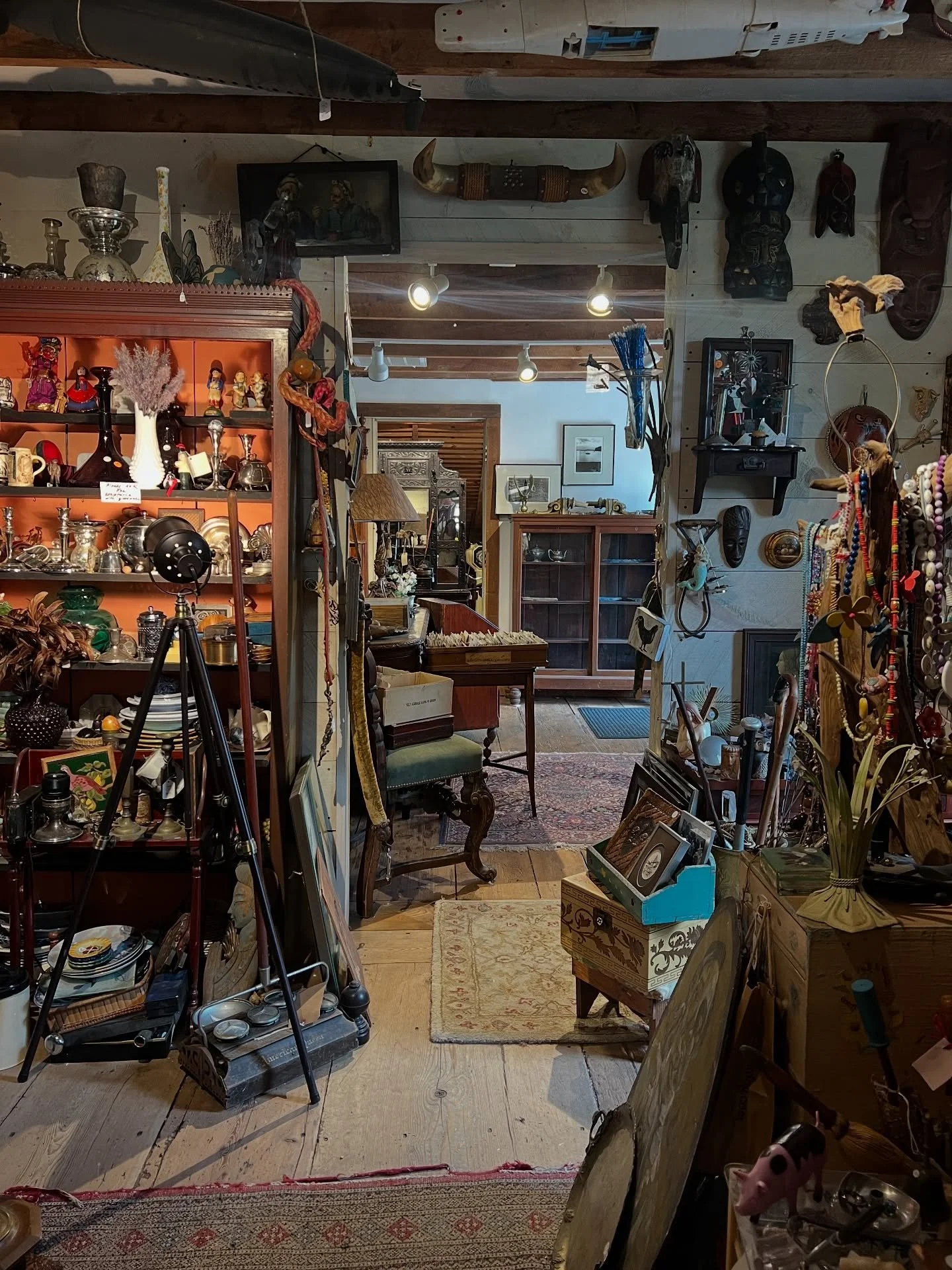 Love vintage and antiques? So do we 👀 Come explore our shops!
-
-
-
-
#tivertonfourcorners #historictiverton #farmcoast #shoptiverton #discovernewport #vintageshop #rhodeislandvintage #antiques