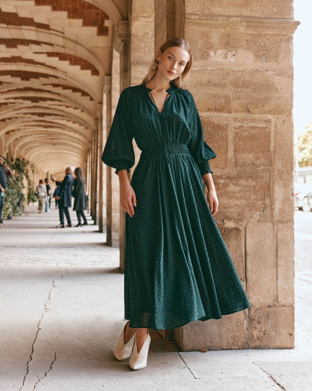 Step into the spotlight in the Ayana Maxi Dress from @ebandivelifestyle. With shimmering lurex, dramatic sleeves, and a flowing A-line skirt, it&rsquo;s made to dazzle at every celebration.⁠
⁠
⁠
_____________________________⁠
⁠
🌟For general enquirie