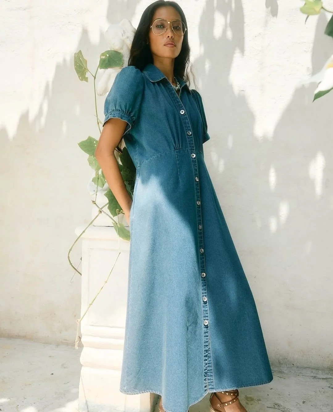 Denim, elevated. The Sofie Maxi from @isleofmine features a flattering empire line, soft puff sleeves, and a flow that moves with you.⁠
⁠
⁠
_____________________________⁠
⁠
🌟For general enquiries, get in touch with us. Please contact us on (02) 9667