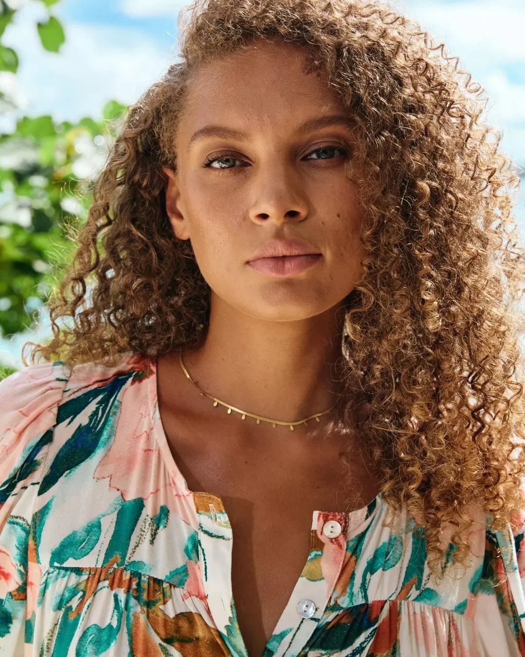 Elegant on their own and effortless to layer, the L&rsquo;Estate Necklace Collection is the summer staple for any outfit.

🔍Slide 1&amp;2: L'Estate Necklace - Gold Choker
🔍Slide 3: L'Estate Necklace - Pearl Drop

⁠
_____________________________⁠
⁠
