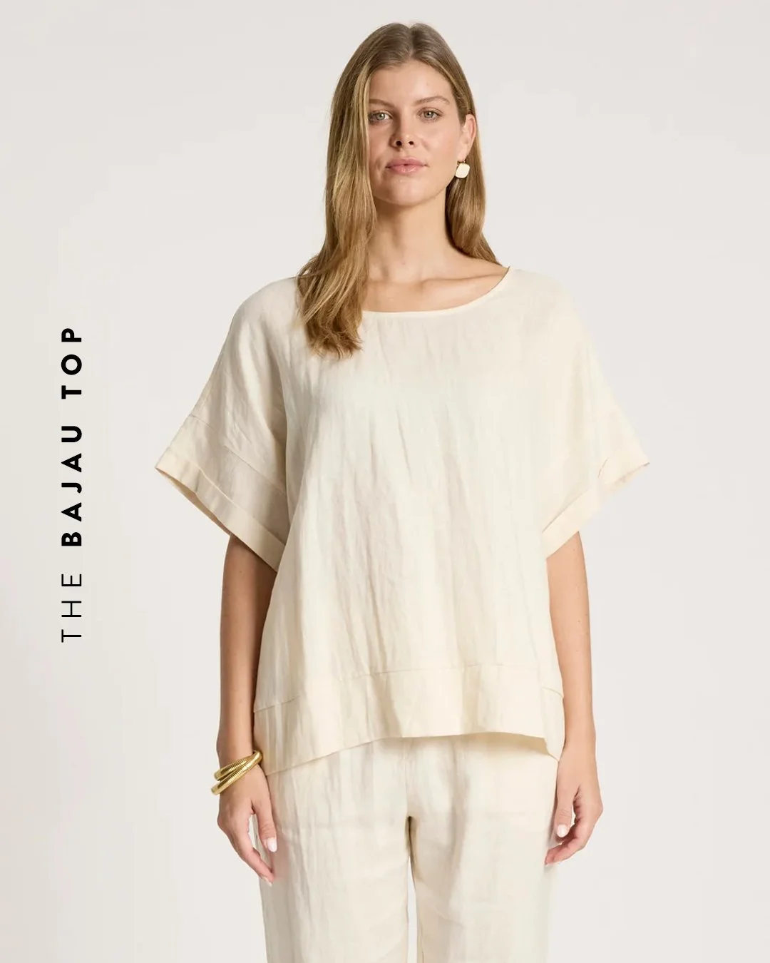 Crafted from soft-washed 100% linen, the Bajau Top from @ebandivelifestyle features a round neckline with a wide hem band that adds gentle structure. Available in Dune, Clay and Black.

⁠
_____________________________⁠
⁠
🌟For general enquiries, get 