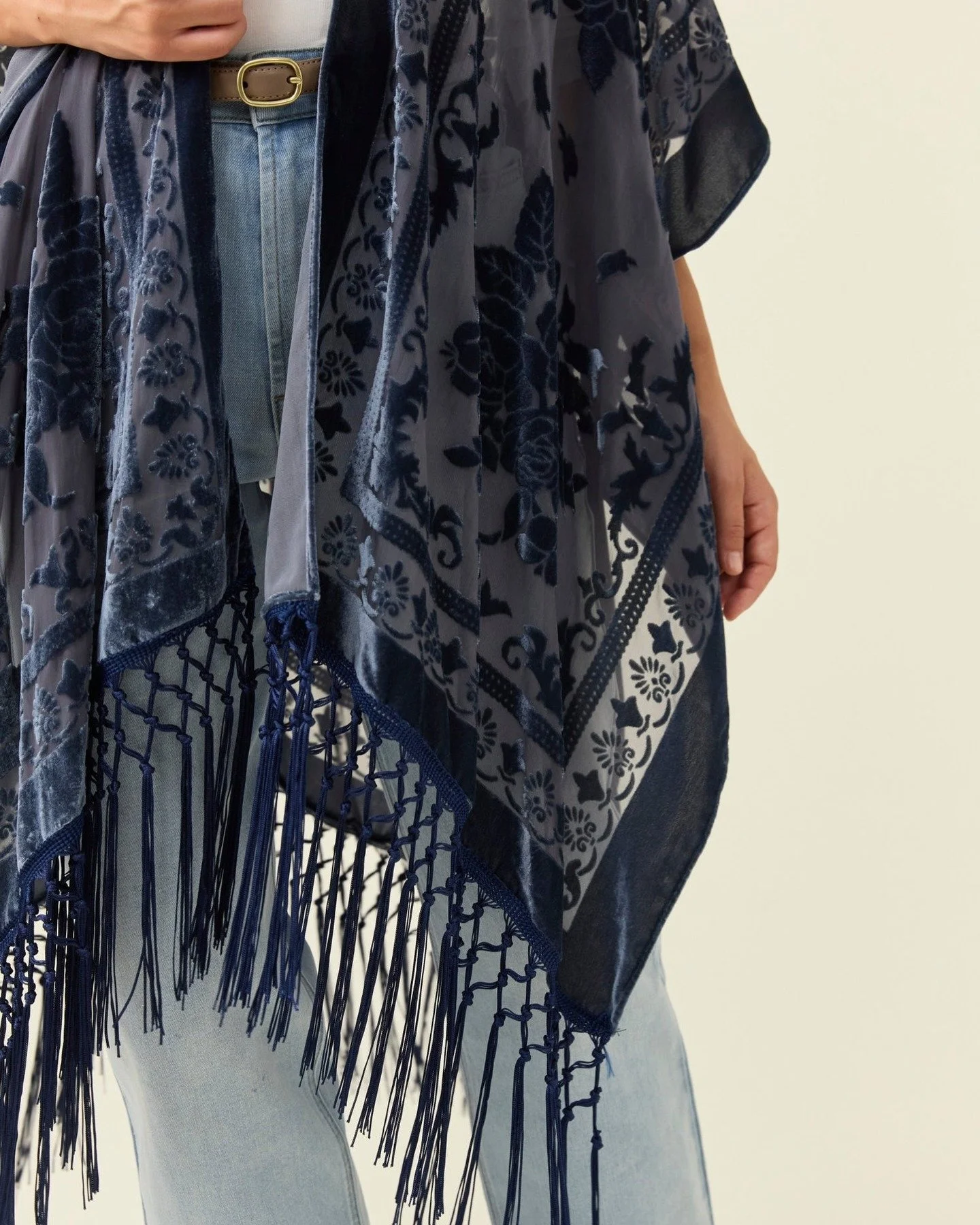 The Navi Velvet Cape from @isleofmine is a statement layer crafted in burnout velvet with a delicate paisley pattern that catches the light.

⁠
_____________________________⁠
⁠
🌟For general enquiries, get in touch with us. Please contact us on (02) 