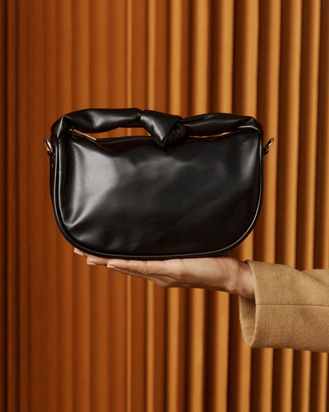 The Zala Bag from @ebandivelifestyle features a removable and adjustable strap. This style converts easily into a pouch from day to night. Available in Black, Bisque and Mahogany.

⁠
_____________________________⁠
⁠
🌟For general enquiries, get in to