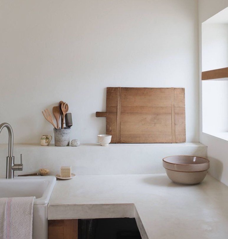 W H I T E &bull; C O N C R E T E
Dreaming of kitchen bench tops and definitely thinking a white concrete/Caesarstone for our kitchen. What do you think? 
📸 @kate_zim_turpin #kitchendesign #interiordesign #dreamhome #planning