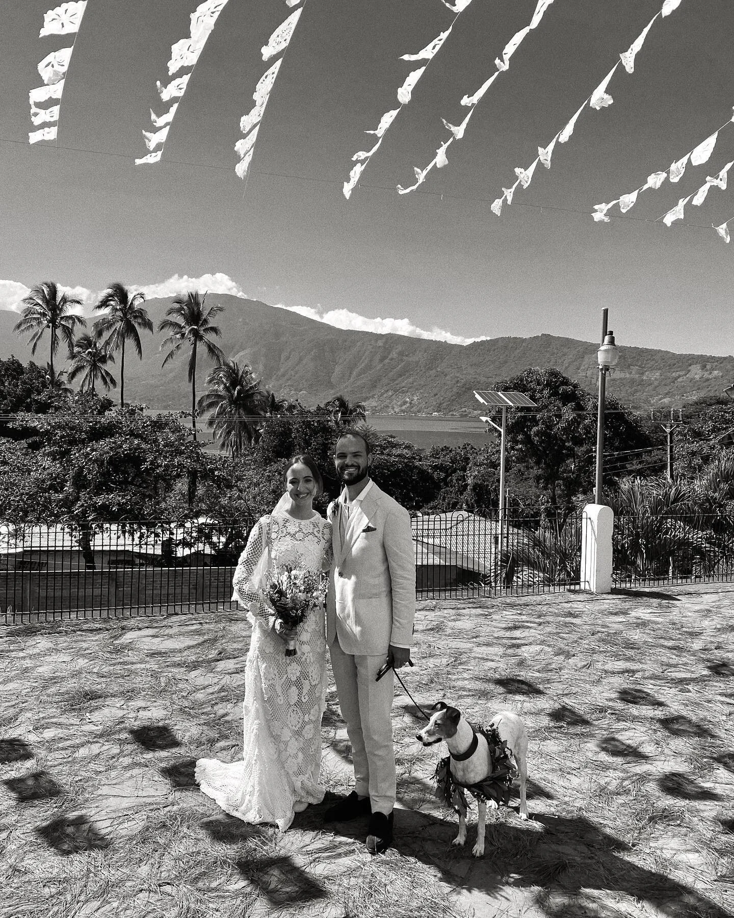 There are places that come to bless your path with the gift of wonder-painted skies – from being the chosen destination for my grandmother’s honeymoon to carrying my favorite people through the most magical celebration of love, this lake