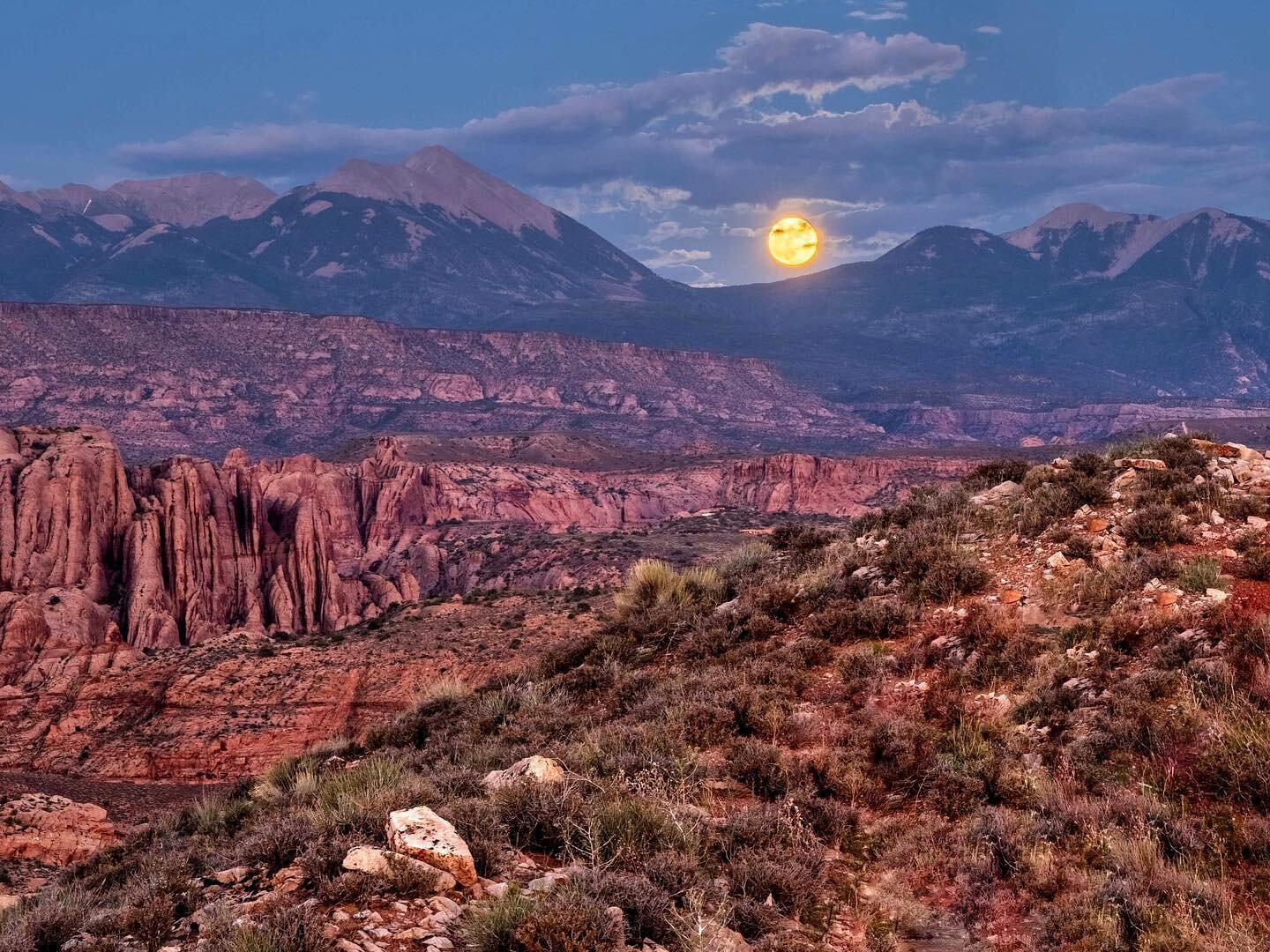 Harvest moon over Moab #moab #moon #clouds #sunset @Moab @overlandingphotography #moab #roadtrip #sandflats #photographer #photoadventure #photouradventures #rainbows @homewoodsuitesmoab @moabchamber @visitmoab @chamberofmoab @moabcity @visitmoab #mo