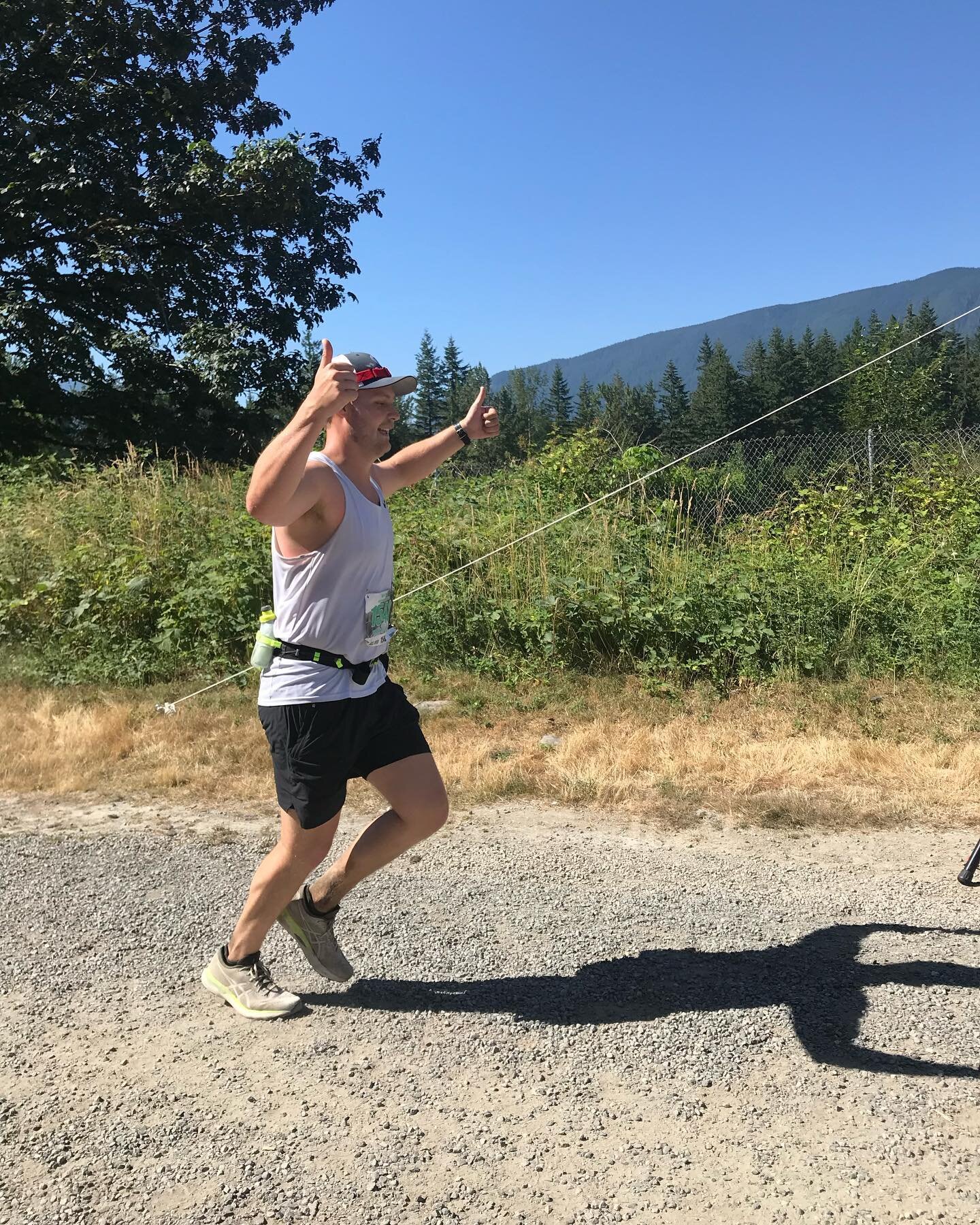 Bucket List: Marathon ✅

I did it! My first marathon under my belt! Let me be the first to say, this sh*t is hard. After months of training, countless hours on Alki, and lots of early mornings - it all came to fruition yesterday. When the legs give o