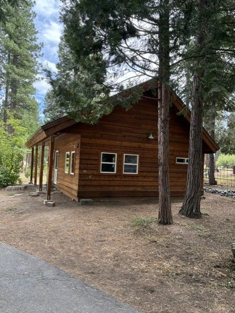 Cabin Ext 2.jpg