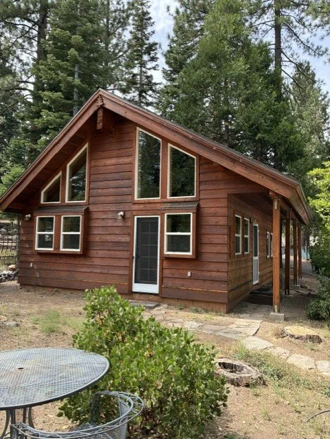 Cabin Ext 1.jpg